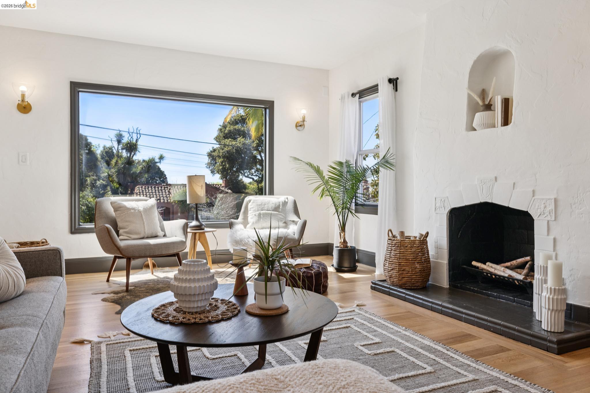 Detail Gallery Image 6 of 59 For 1509 Francis St, Albany,  CA 94706 - 3 Beds | 2 Baths