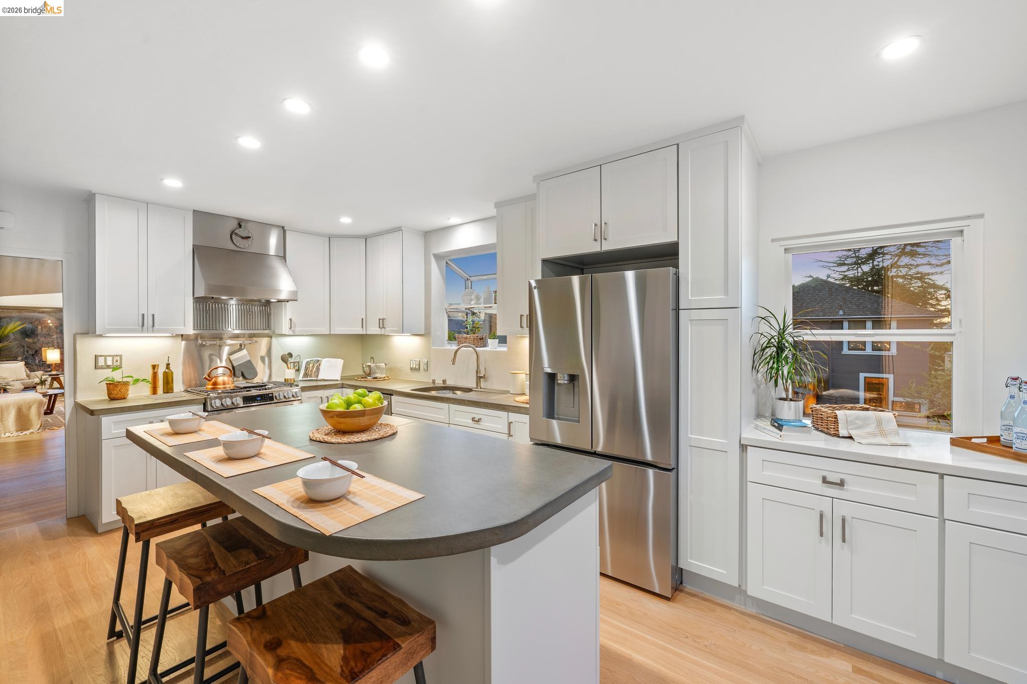 Detail Gallery Image 54 of 59 For 1509 Francis St, Albany,  CA 94706 - 3 Beds | 2 Baths