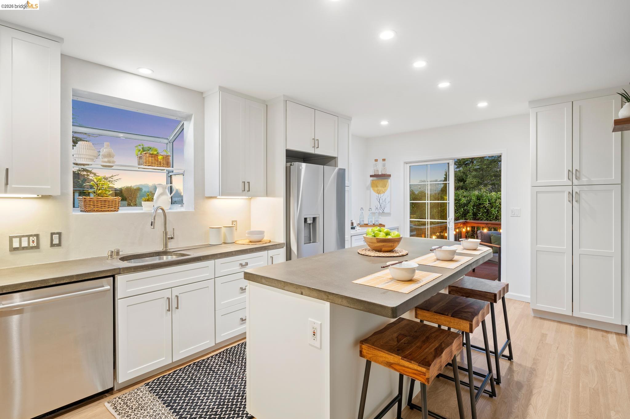 Detail Gallery Image 55 of 59 For 1509 Francis St, Albany,  CA 94706 - 3 Beds | 2 Baths