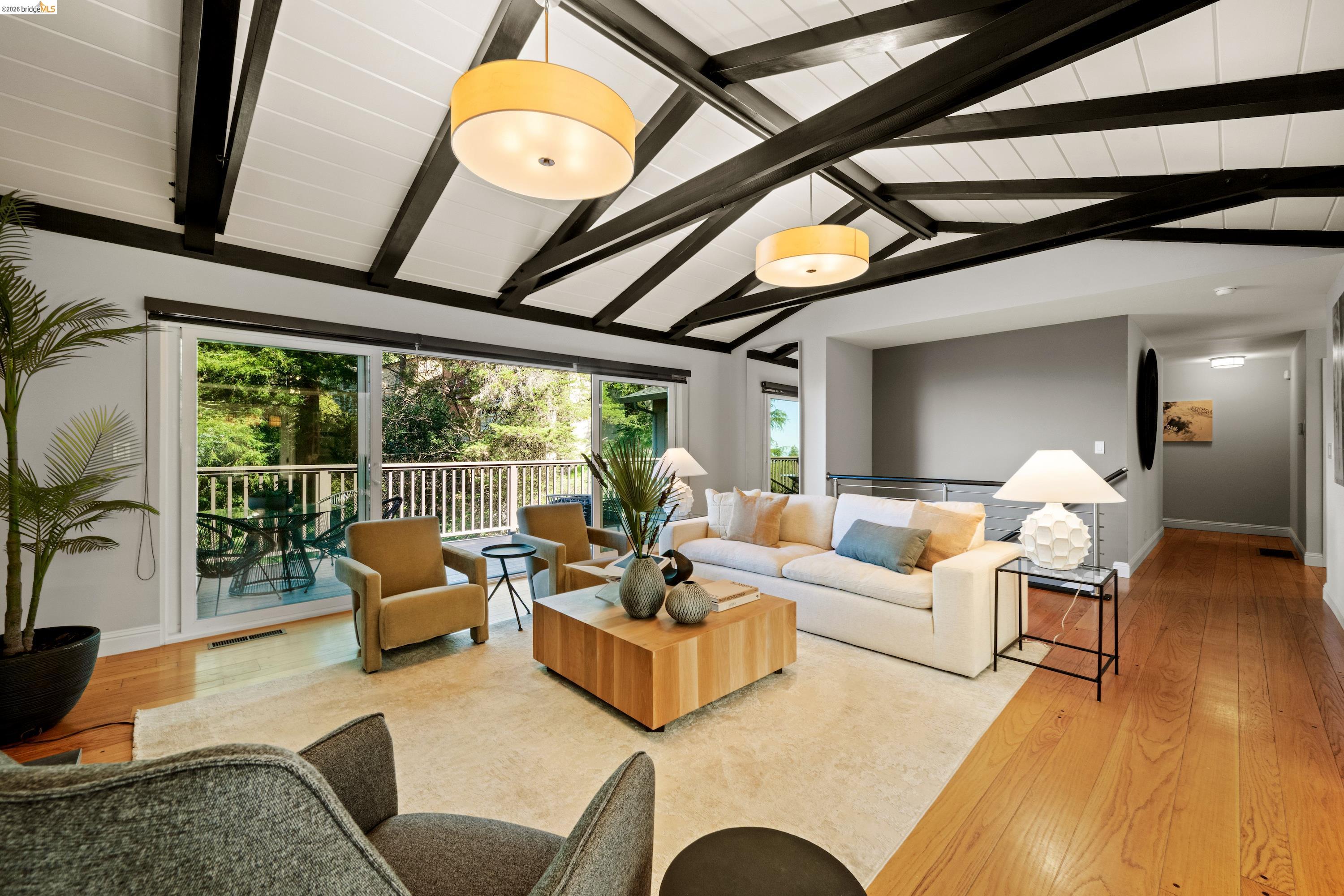 Detail Gallery Image 3 of 42 For 6611 Ascot Dr, Oakland,  CA 94611 - 4 Beds | 3 Baths