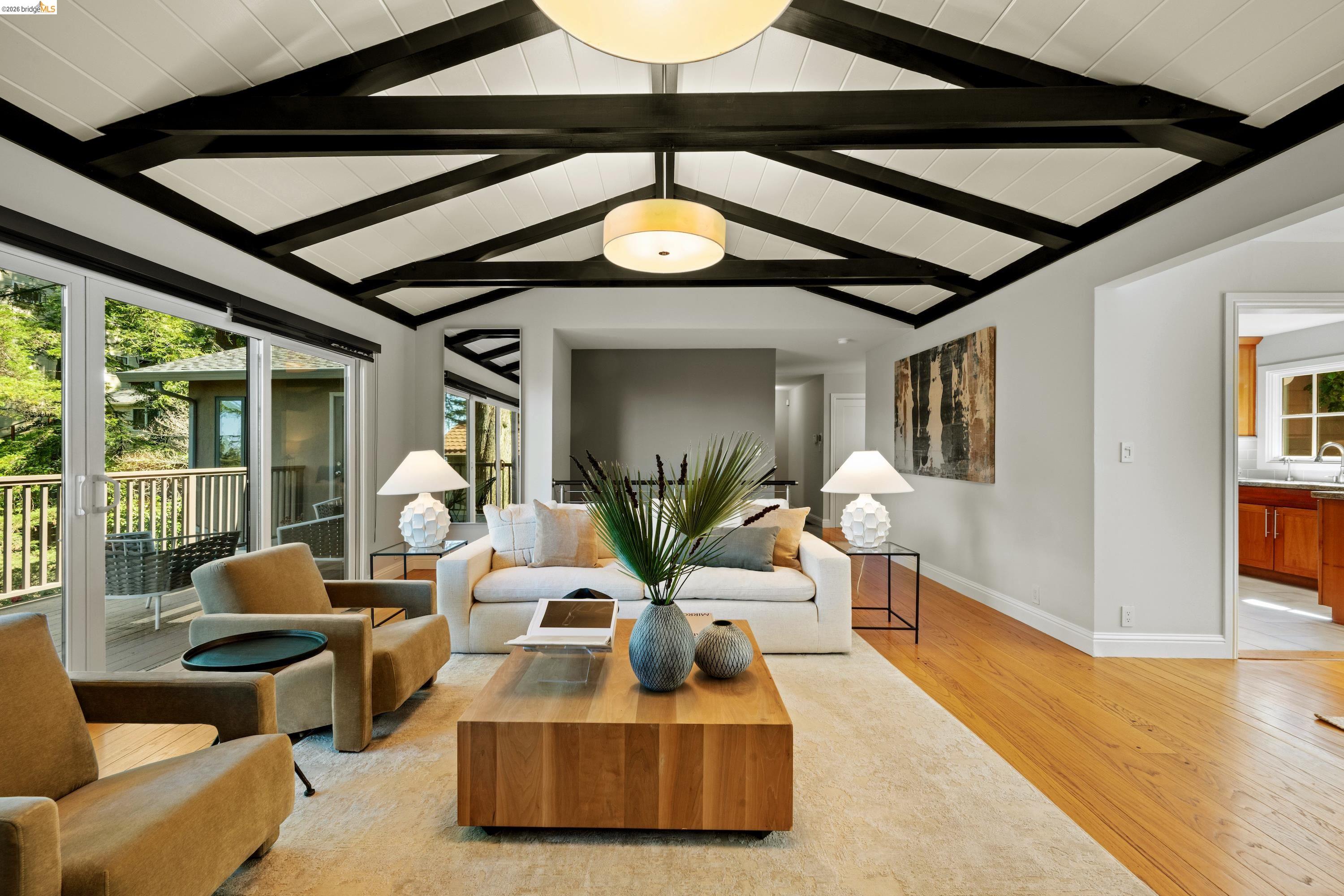 Detail Gallery Image 4 of 42 For 6611 Ascot Dr, Oakland,  CA 94611 - 4 Beds | 3 Baths