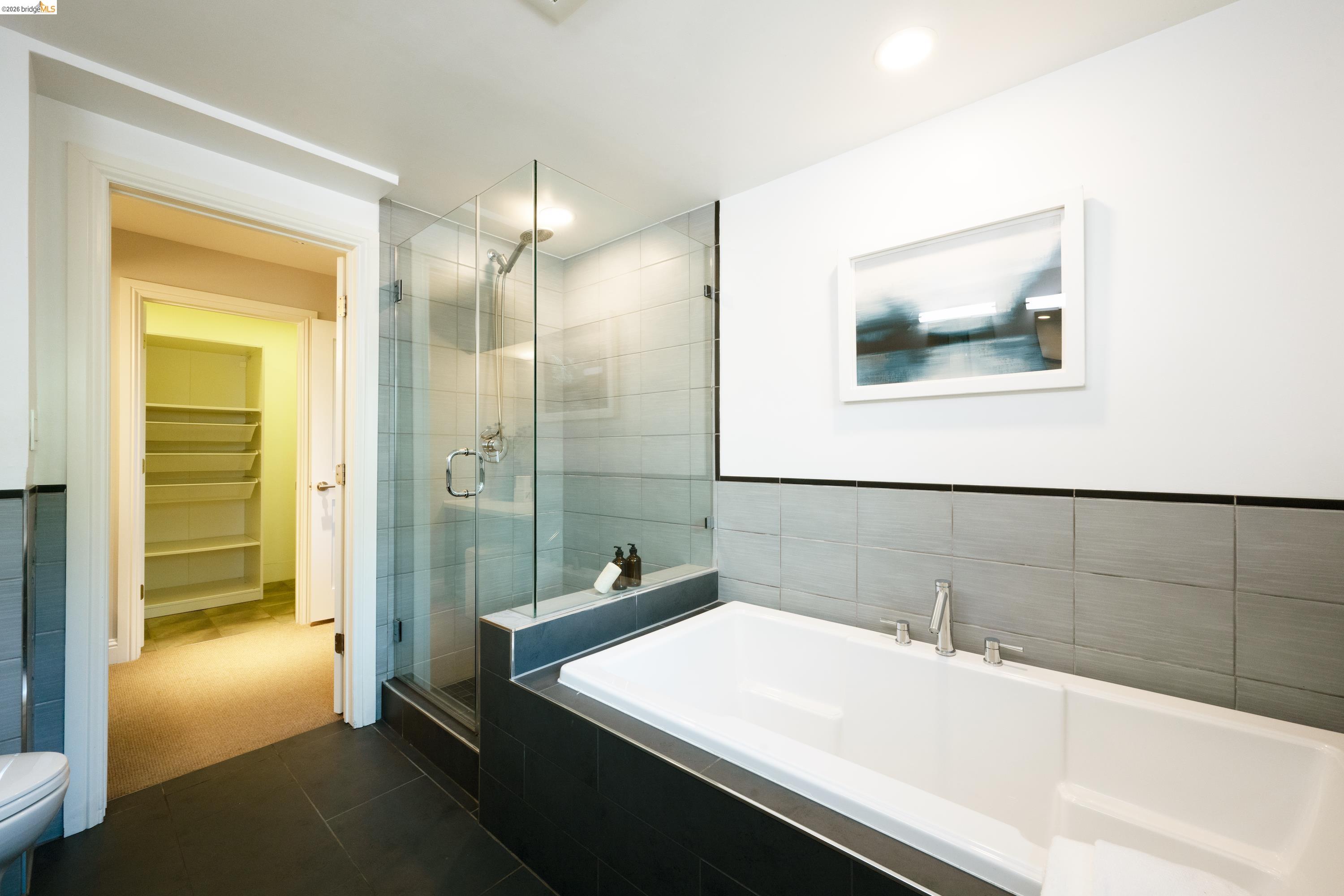 Detail Gallery Image 34 of 42 For 6611 Ascot Dr, Oakland,  CA 94611 - 4 Beds | 3 Baths