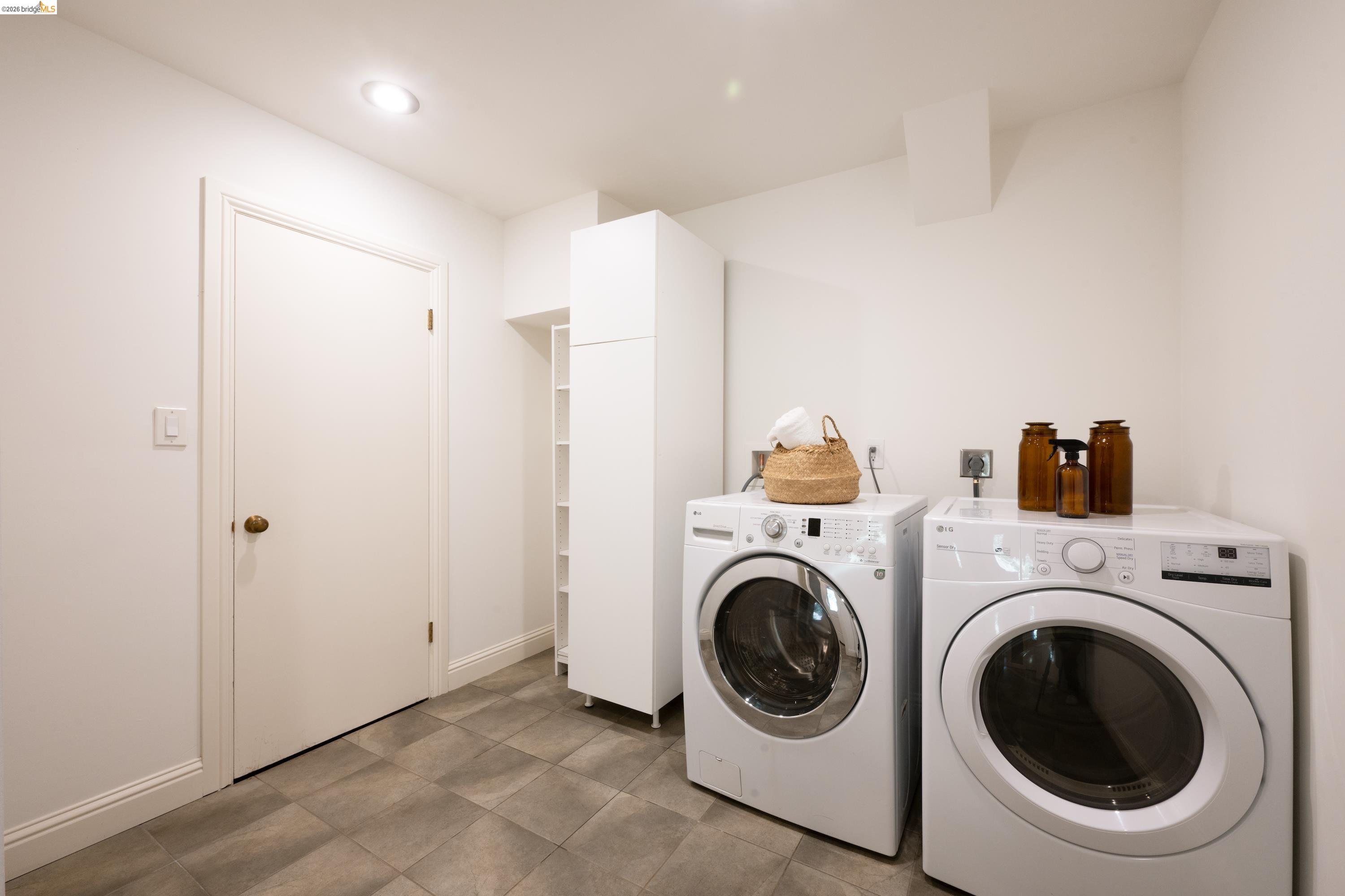 Detail Gallery Image 35 of 42 For 6611 Ascot Dr, Oakland,  CA 94611 - 4 Beds | 3 Baths