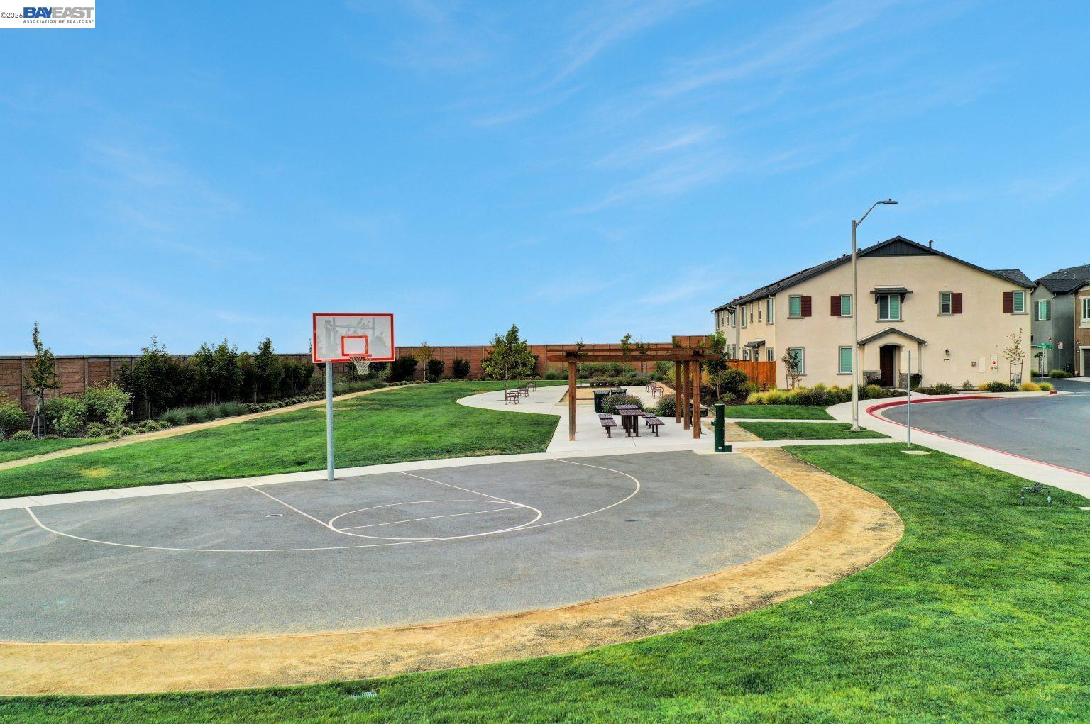 Detail Gallery Image 25 of 30 For 30 Cypress Ct, Pittsburg,  CA 94565 - 4 Beds | 2/1 Baths