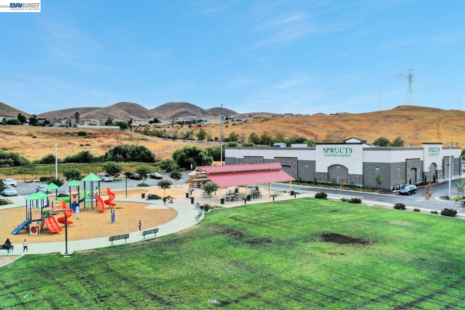 Detail Gallery Image 29 of 30 For 30 Cypress Ct, Pittsburg,  CA 94565 - 4 Beds | 2/1 Baths