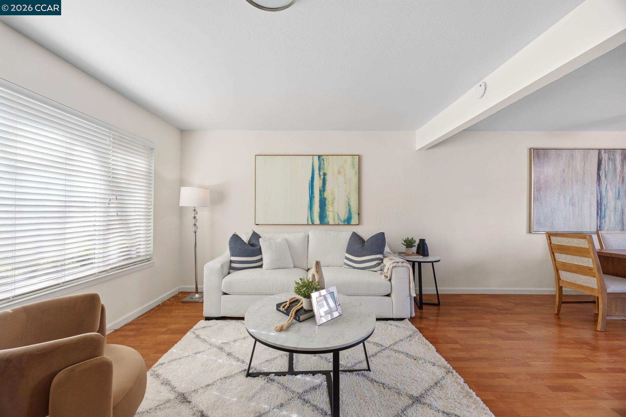 Front Image Thumbnail for CC41127132