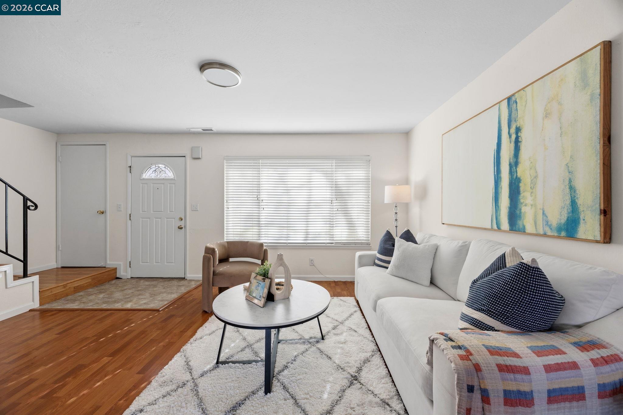 Detail Gallery Image 2 of 15 For 3828 Willow Pass Rd #D,  Concord,  CA 94519 - 3 Beds | 1/1 Baths