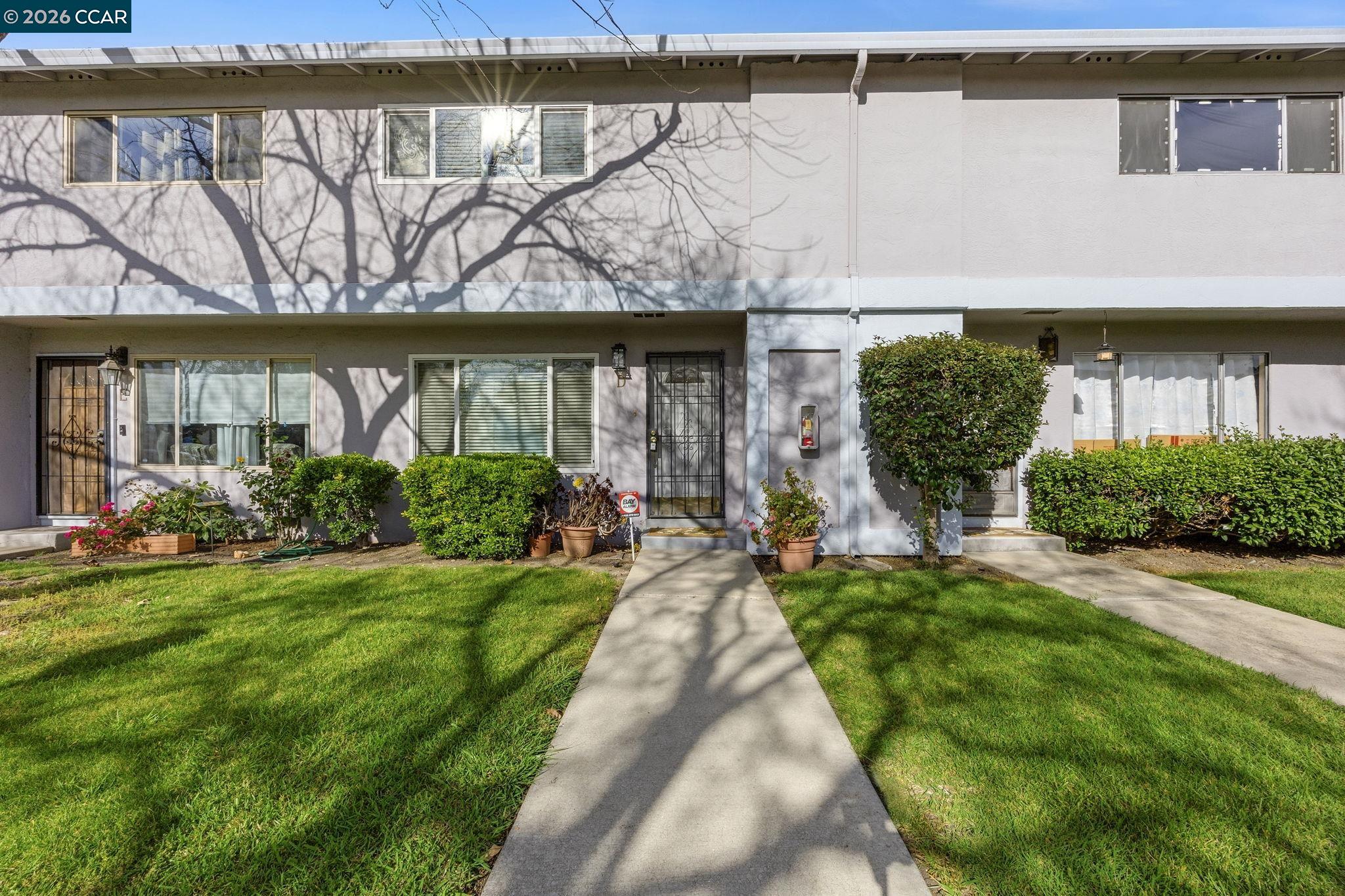 Detail Gallery Image 12 of 15 For 3828 Willow Pass Rd #D,  Concord,  CA 94519 - 3 Beds | 1/1 Baths