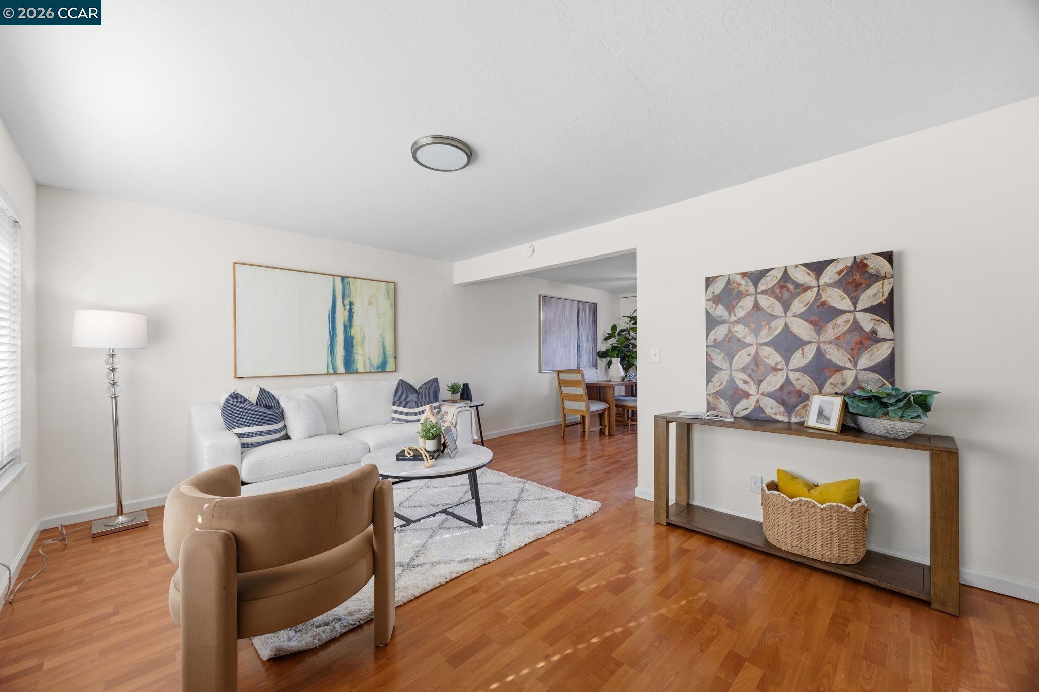 Detail Gallery Image 3 of 15 For 3828 Willow Pass Rd #D,  Concord,  CA 94519 - 3 Beds | 1/1 Baths