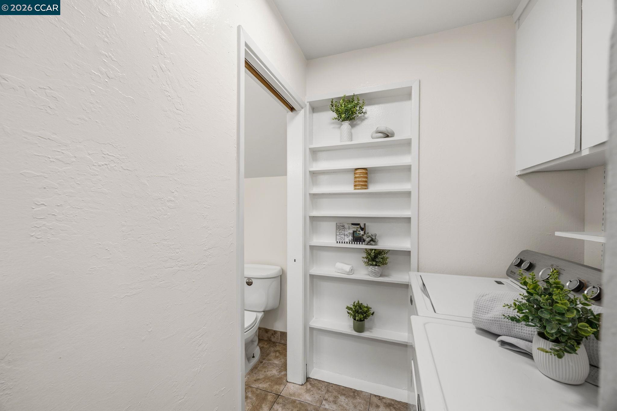 Detail Gallery Image 7 of 15 For 3828 Willow Pass Rd #D,  Concord,  CA 94519 - 3 Beds | 1/1 Baths