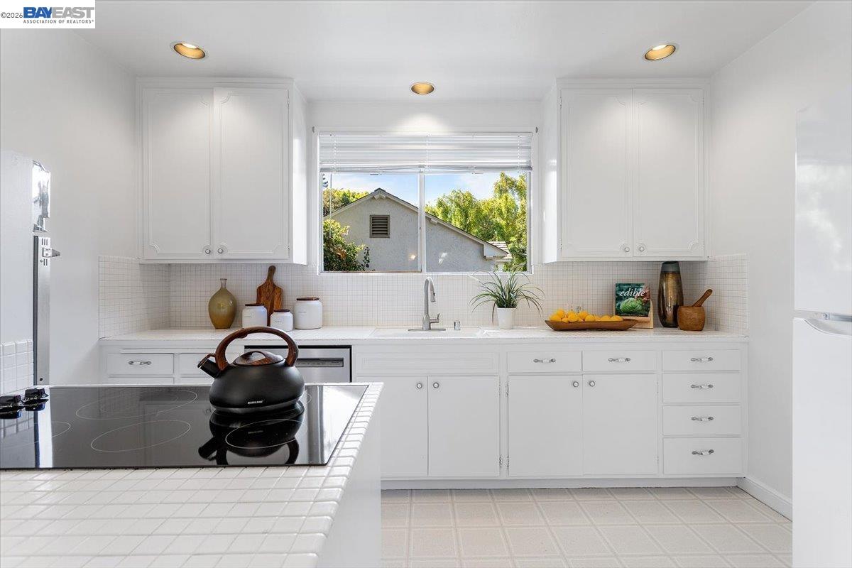 Detail Gallery Image 28 of 60 For 819 Superior Ave, San Leandro,  CA 94577 - 3 Beds | 2/1 Baths