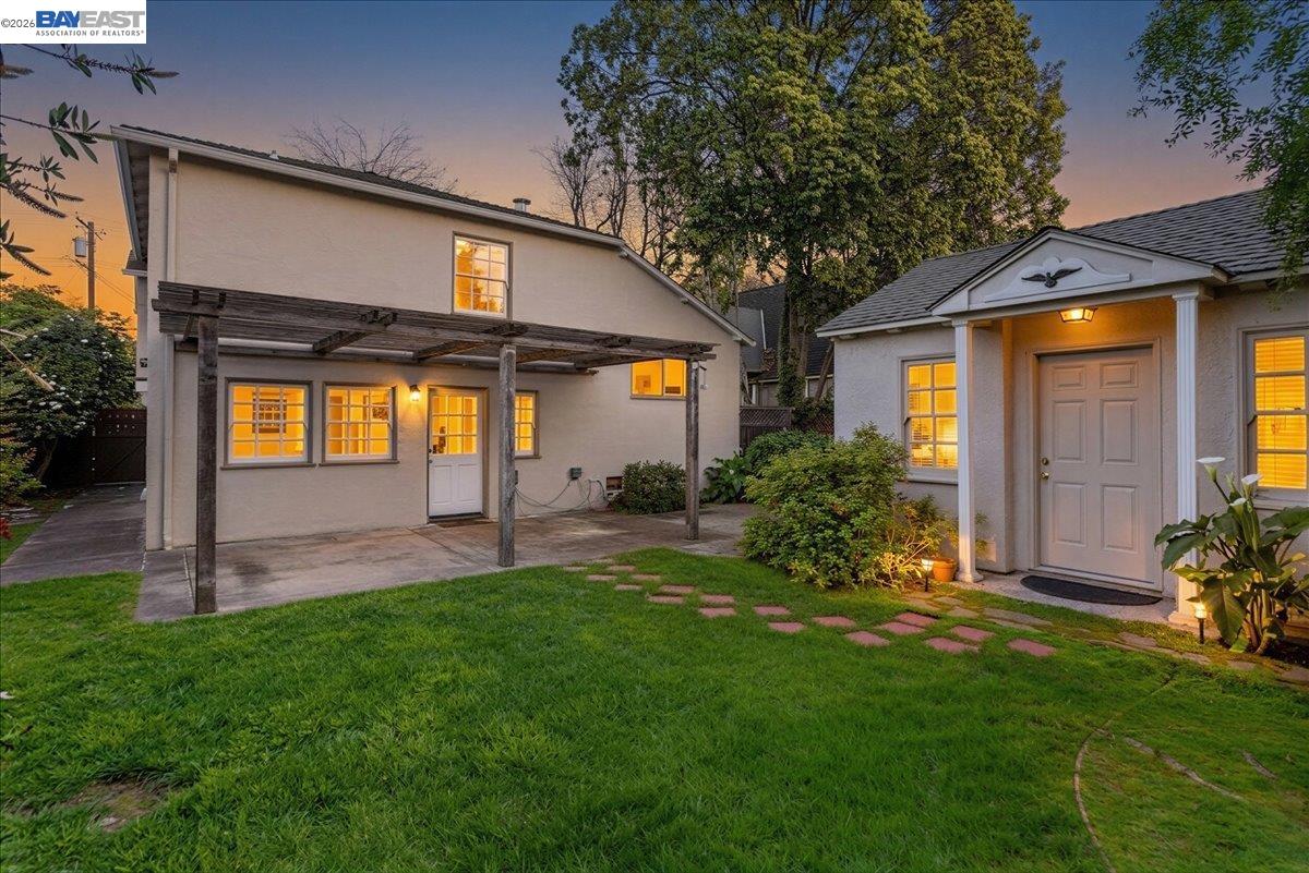 Detail Gallery Image 4 of 60 For 819 Superior Ave, San Leandro,  CA 94577 - 3 Beds | 2/1 Baths