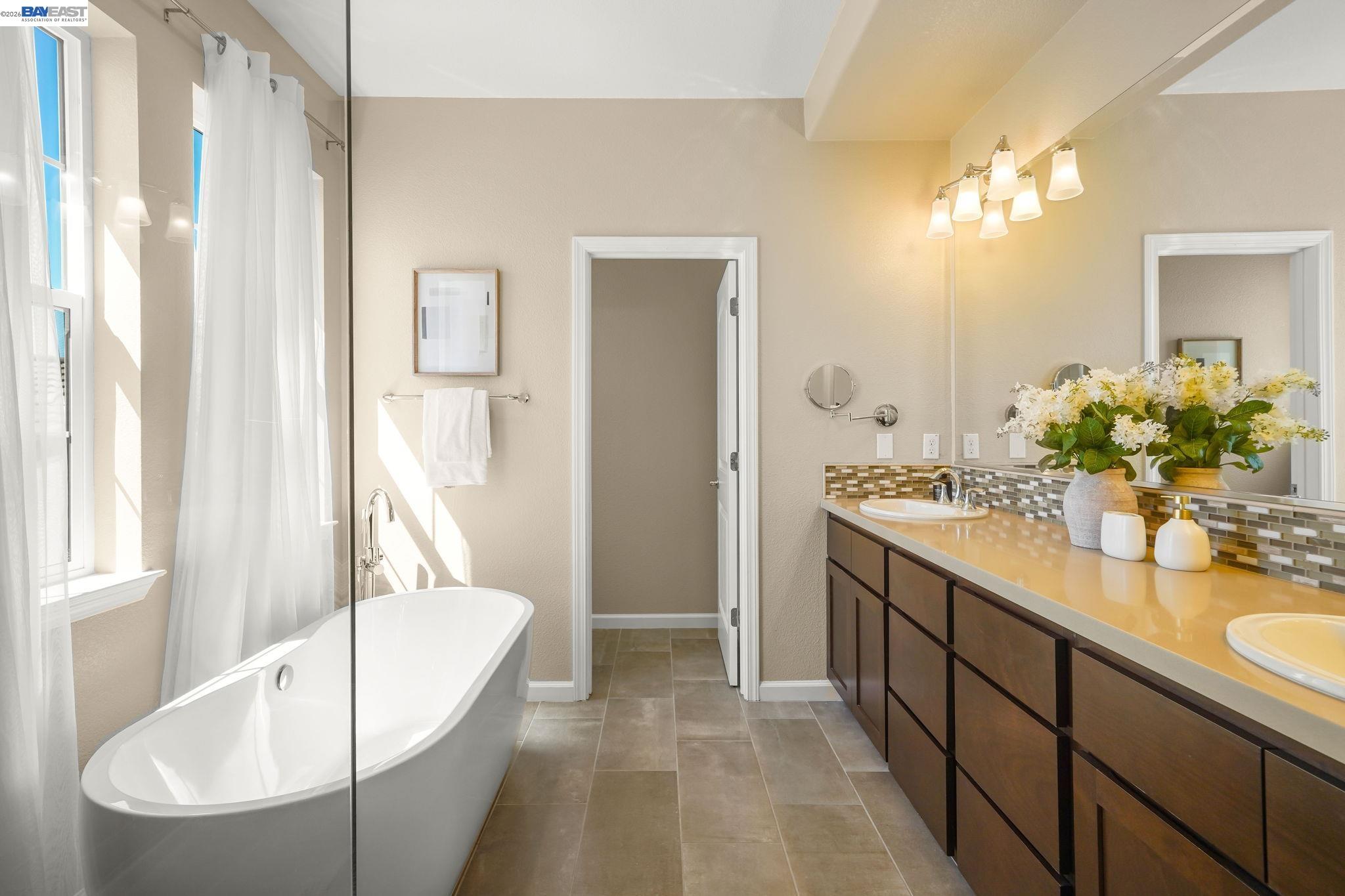 Detail Gallery Image 23 of 59 For 2703 Tribune Ave, Hayward,  CA 94542 - 5 Beds | 5/1 Baths