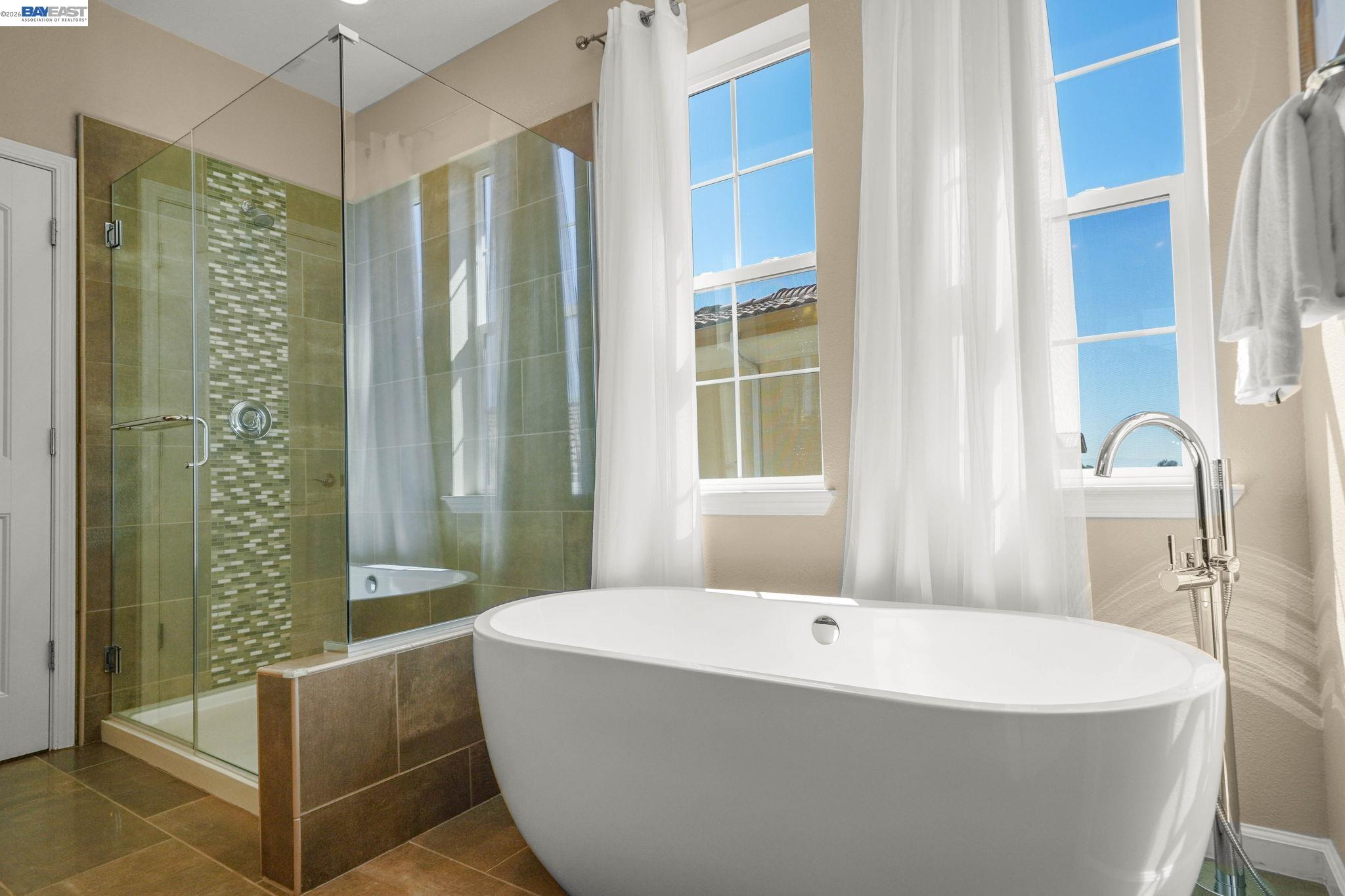 Detail Gallery Image 24 of 59 For 2703 Tribune Ave, Hayward,  CA 94542 - 5 Beds | 5/1 Baths