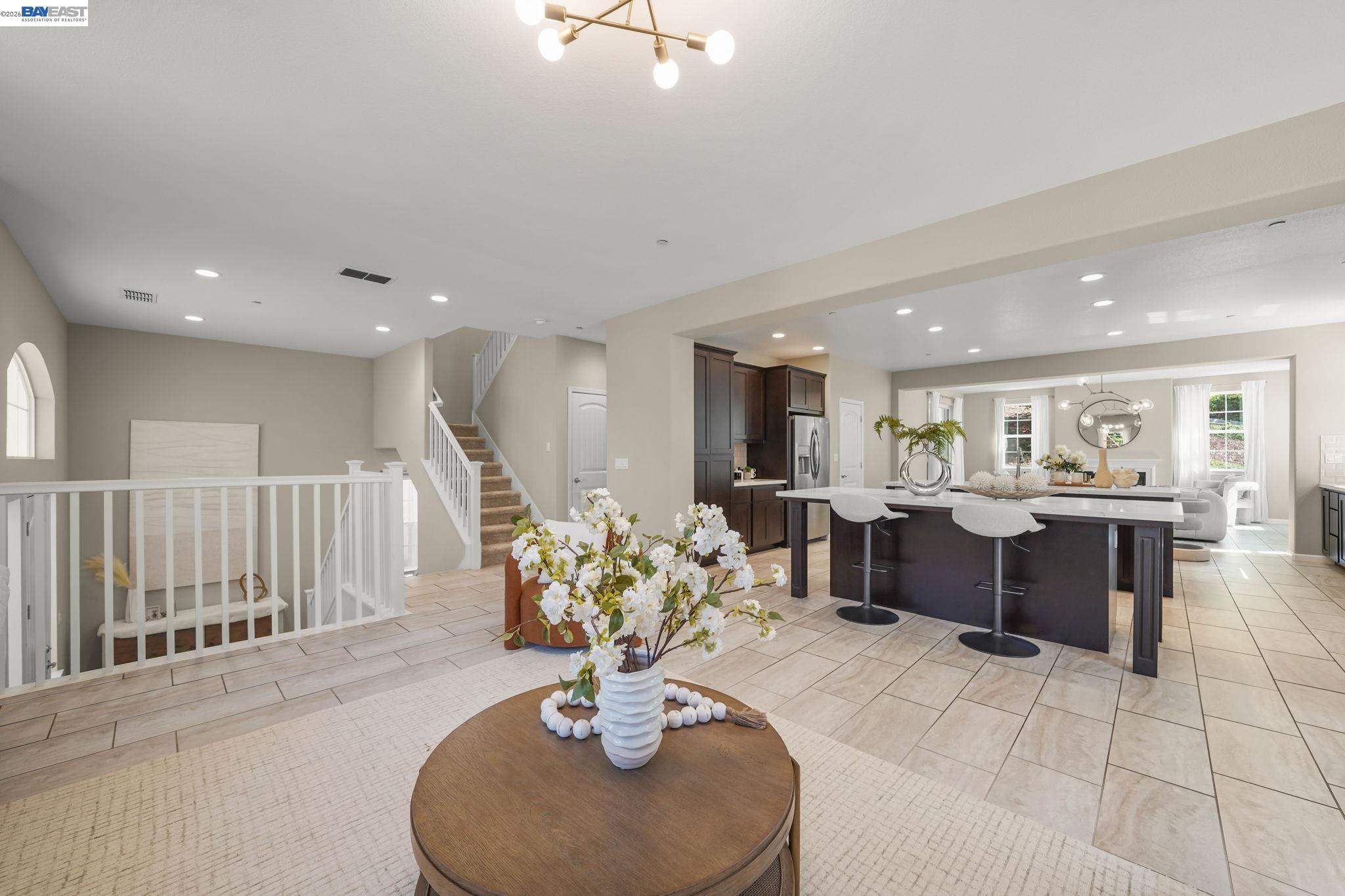 Detail Gallery Image 4 of 59 For 2703 Tribune Ave, Hayward,  CA 94542 - 5 Beds | 5/1 Baths