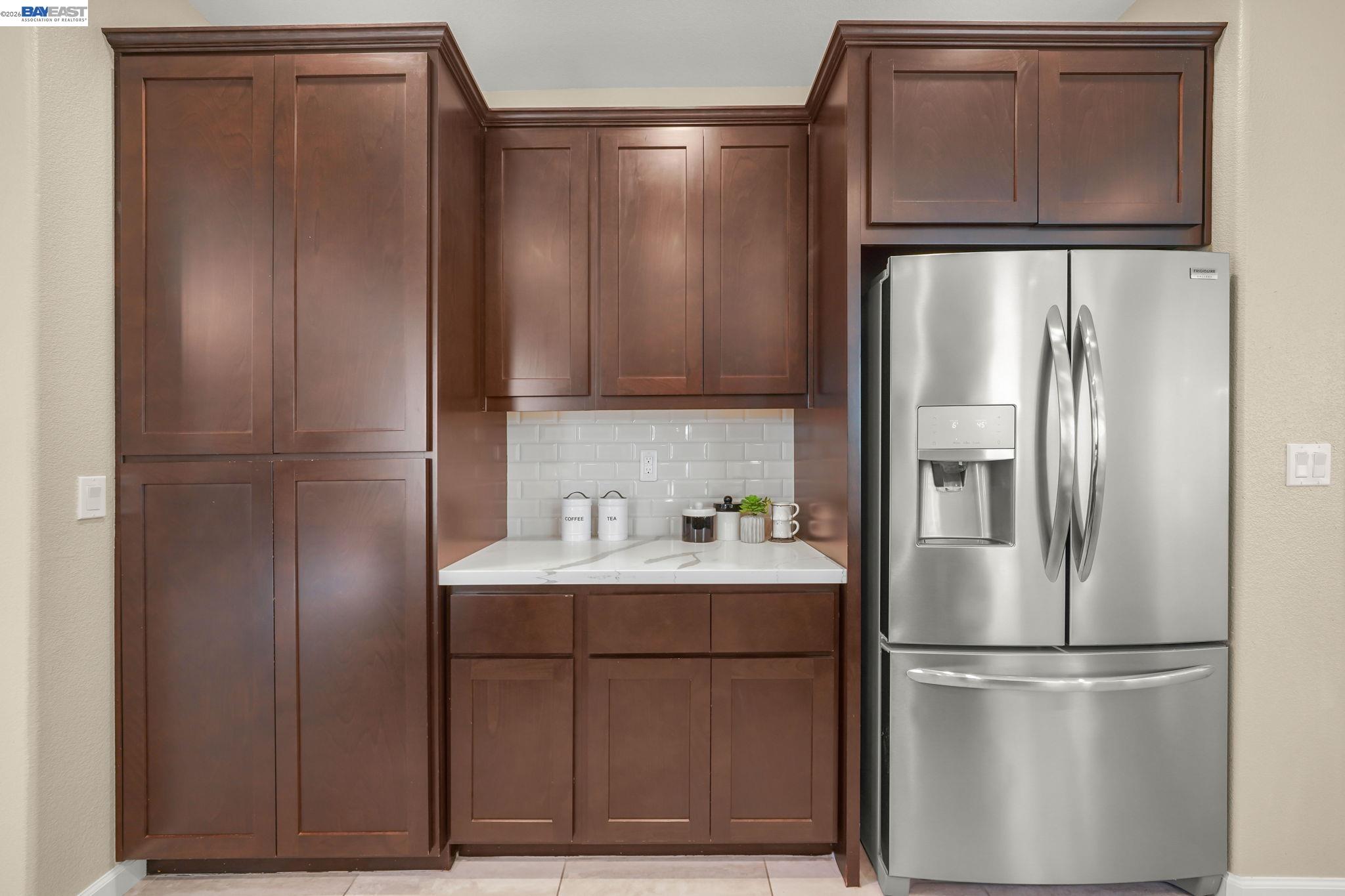 Detail Gallery Image 7 of 59 For 2703 Tribune Ave, Hayward,  CA 94542 - 5 Beds | 5/1 Baths