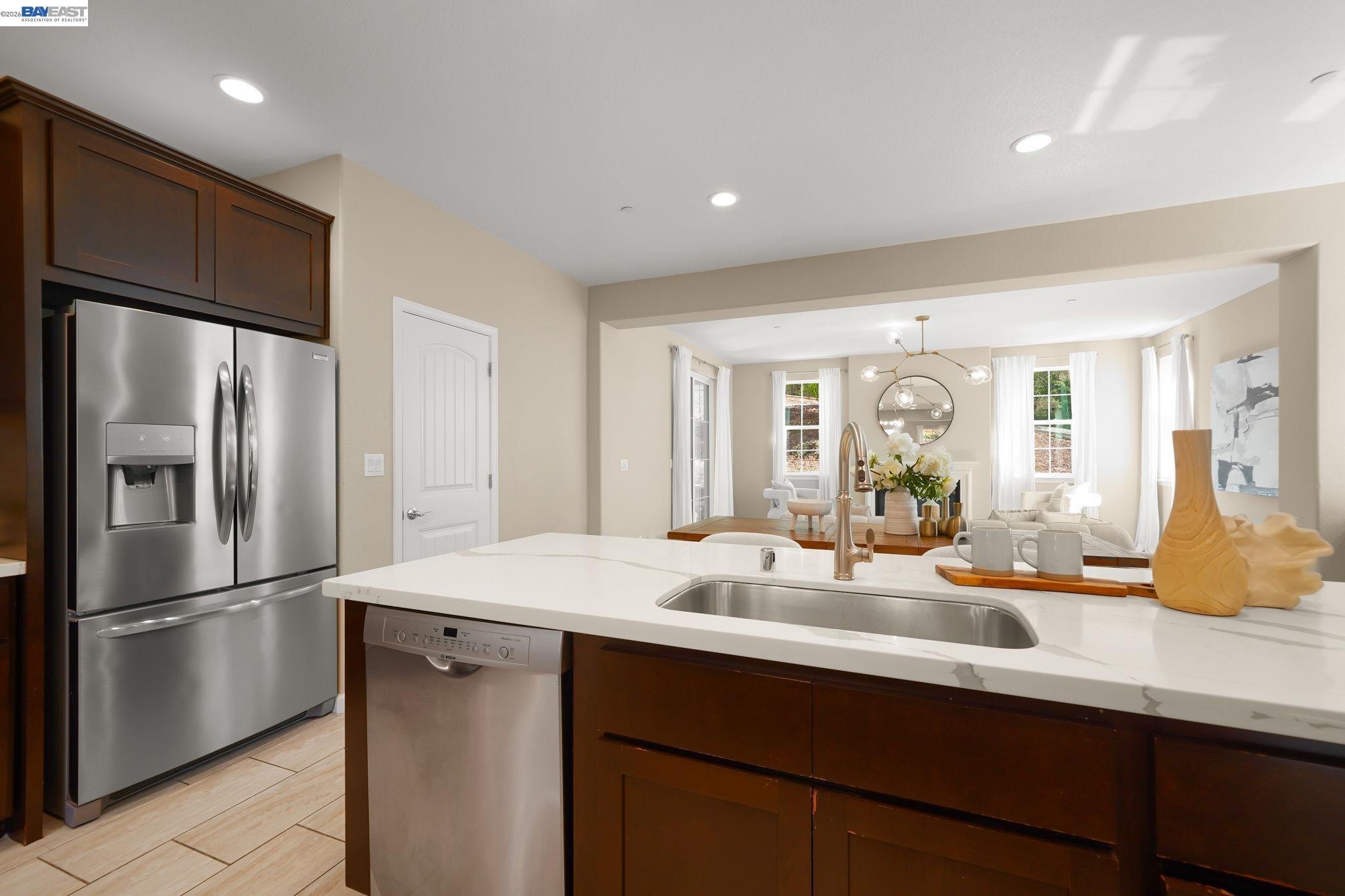 Detail Gallery Image 9 of 59 For 2703 Tribune Ave, Hayward,  CA 94542 - 5 Beds | 5/1 Baths