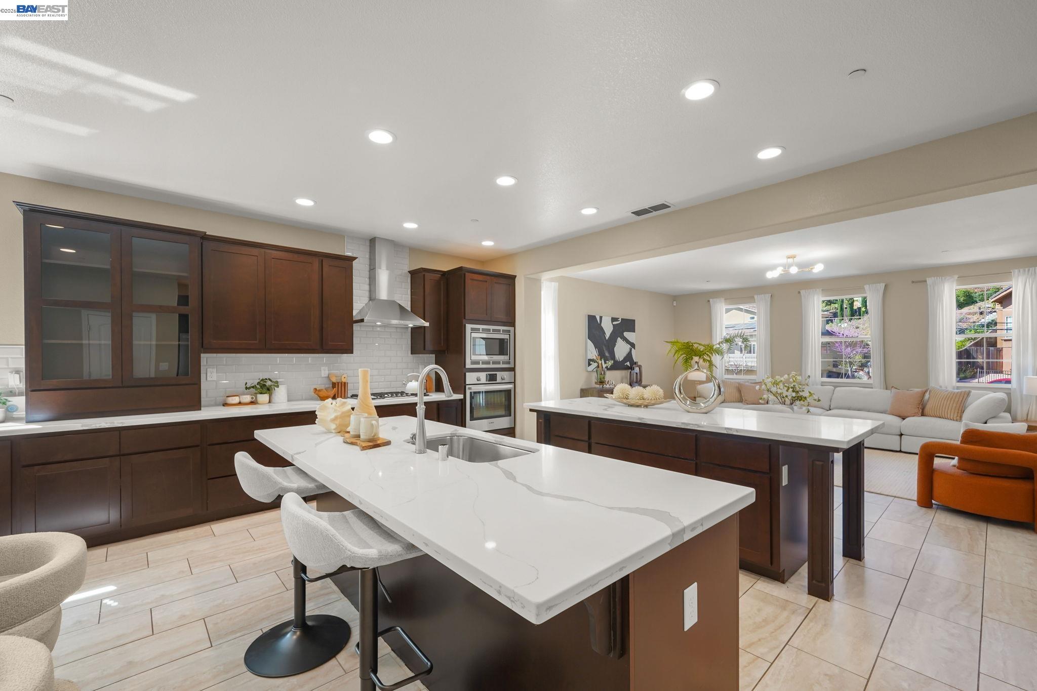 Detail Gallery Image 10 of 59 For 2703 Tribune Ave, Hayward,  CA 94542 - 5 Beds | 5/1 Baths