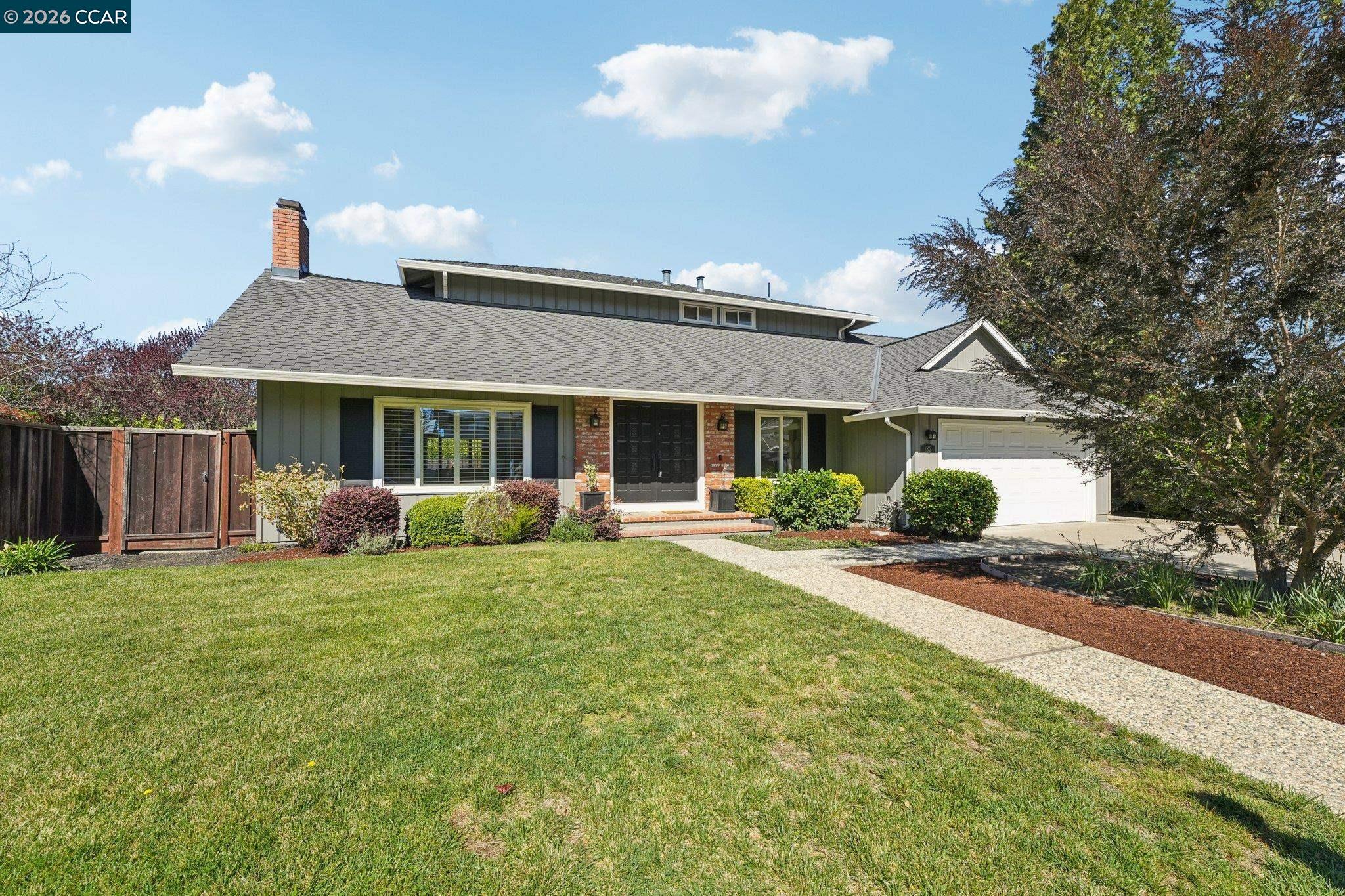 Detail Gallery Image 2 of 60 For 132 Whitethorne Dr, Moraga,  CA 94556 - 4 Beds | 3 Baths