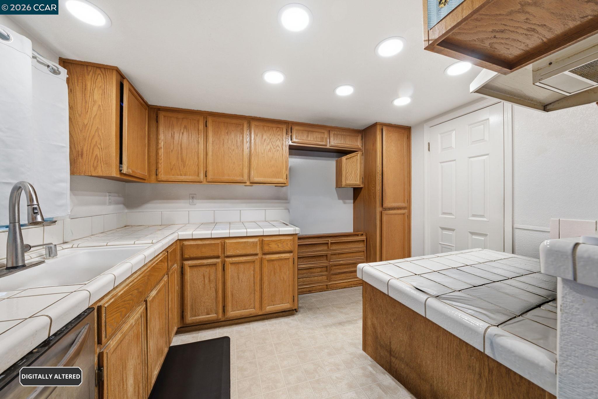 Detail Gallery Image 16 of 59 For 1050 Summershore Ct, San Jose,  CA 95122 - 2 Beds | 2 Baths