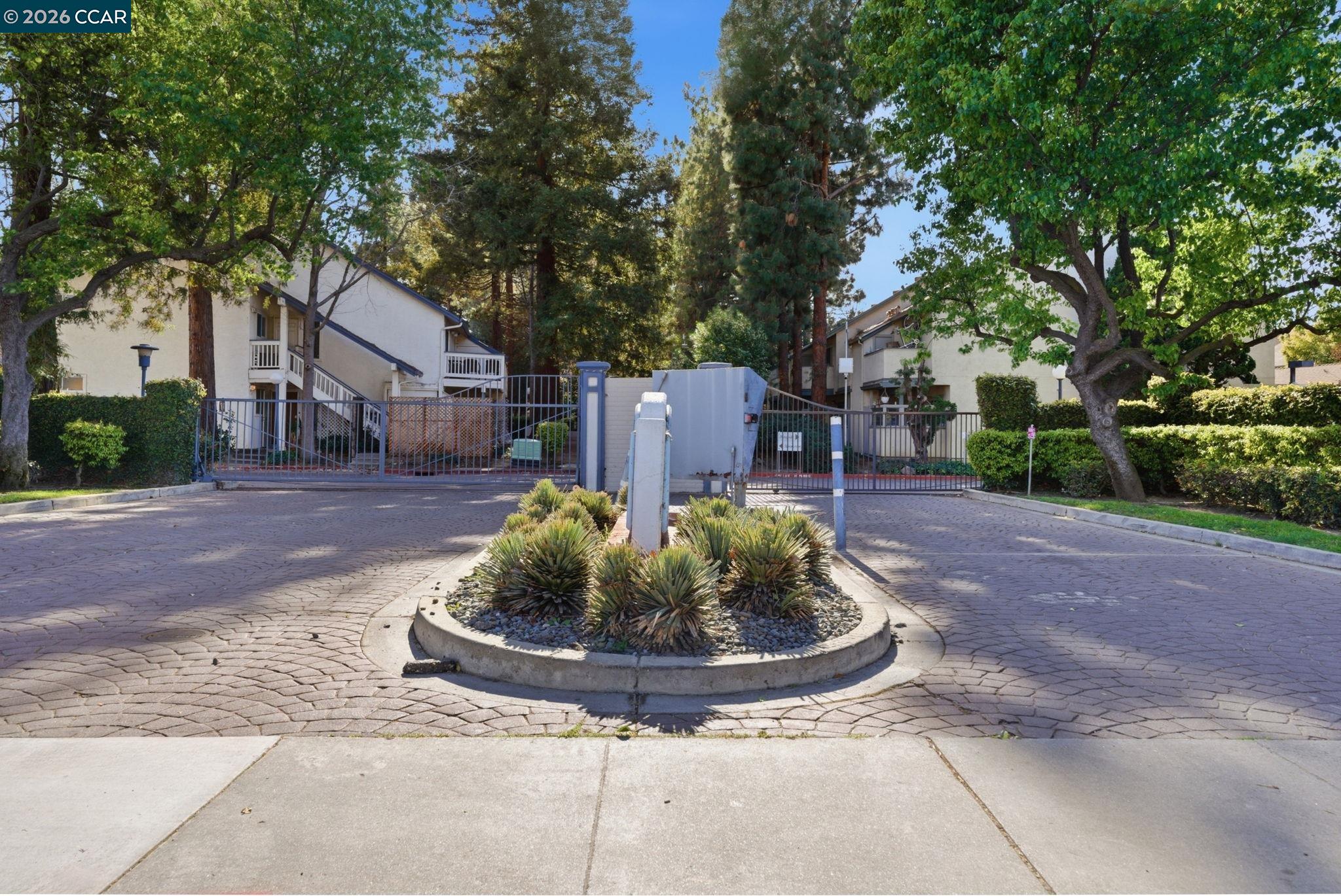 Detail Gallery Image 30 of 59 For 1050 Summershore Ct, San Jose,  CA 95122 - 2 Beds | 2 Baths