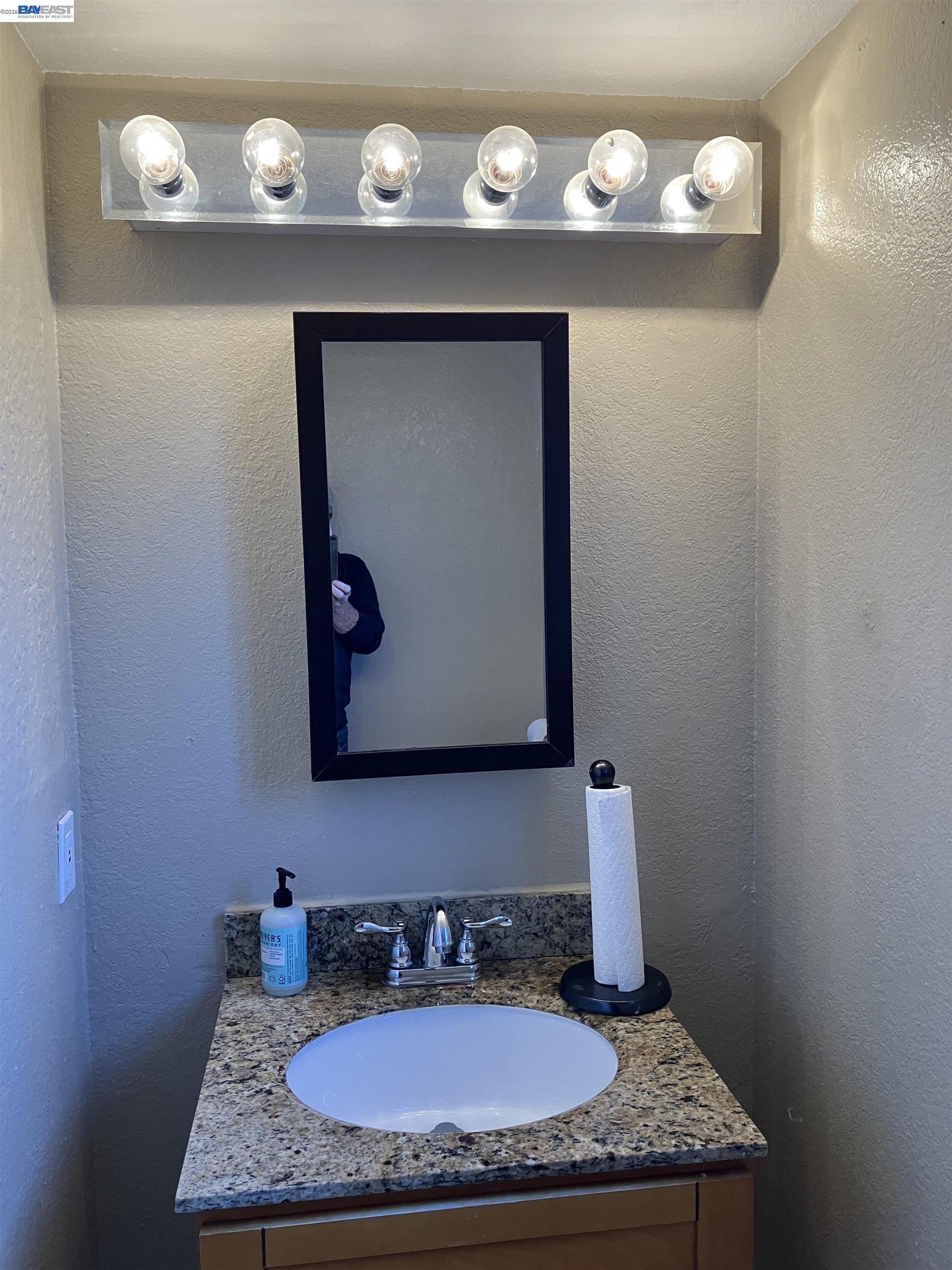 Detail Gallery Image 13 of 58 For 181 Yachtsman Dr, Vallejo,  CA 94591 - 3 Beds | 2/1 Baths