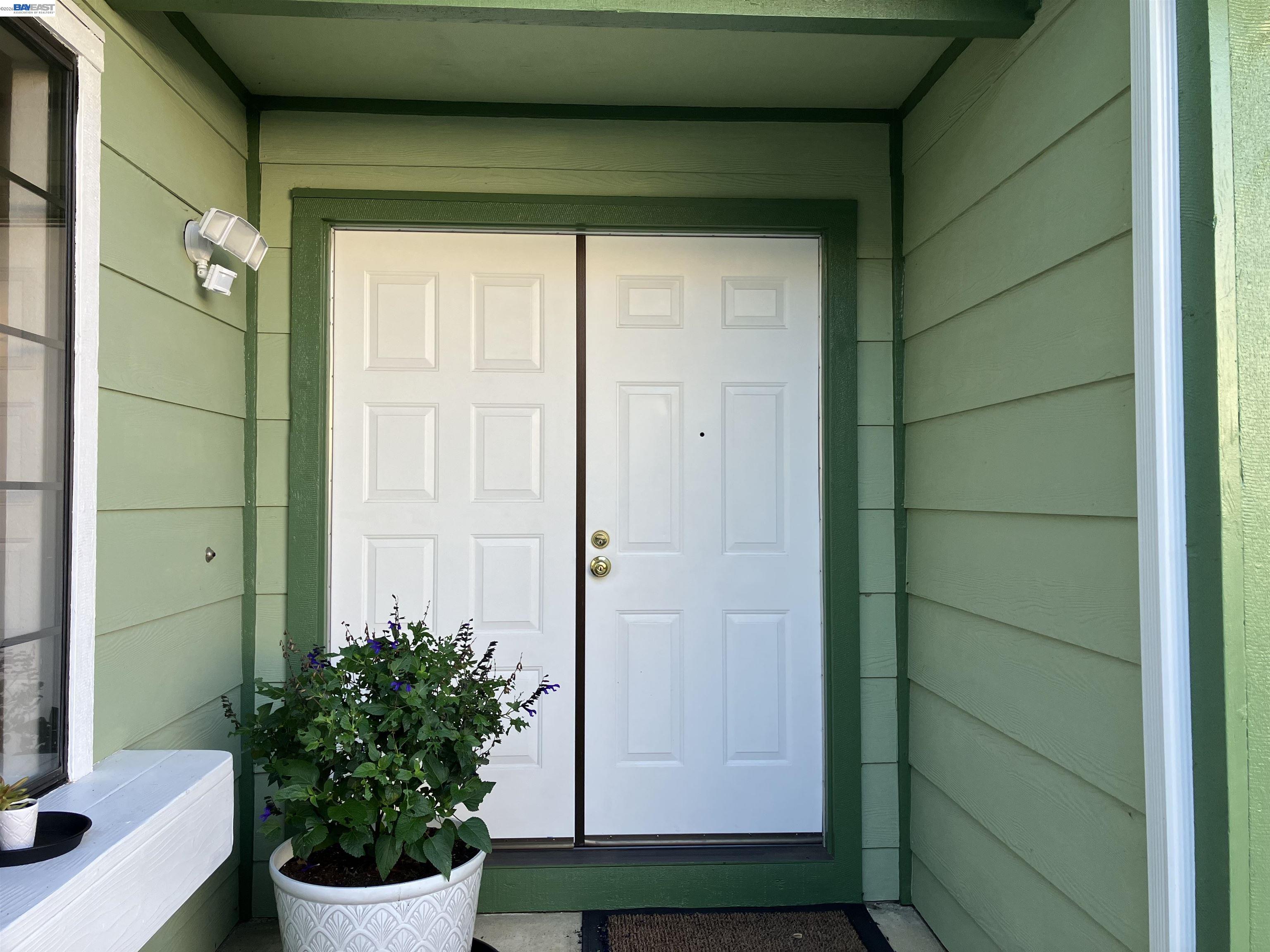 Detail Gallery Image 4 of 58 For 181 Yachtsman Dr, Vallejo,  CA 94591 - 3 Beds | 2/1 Baths