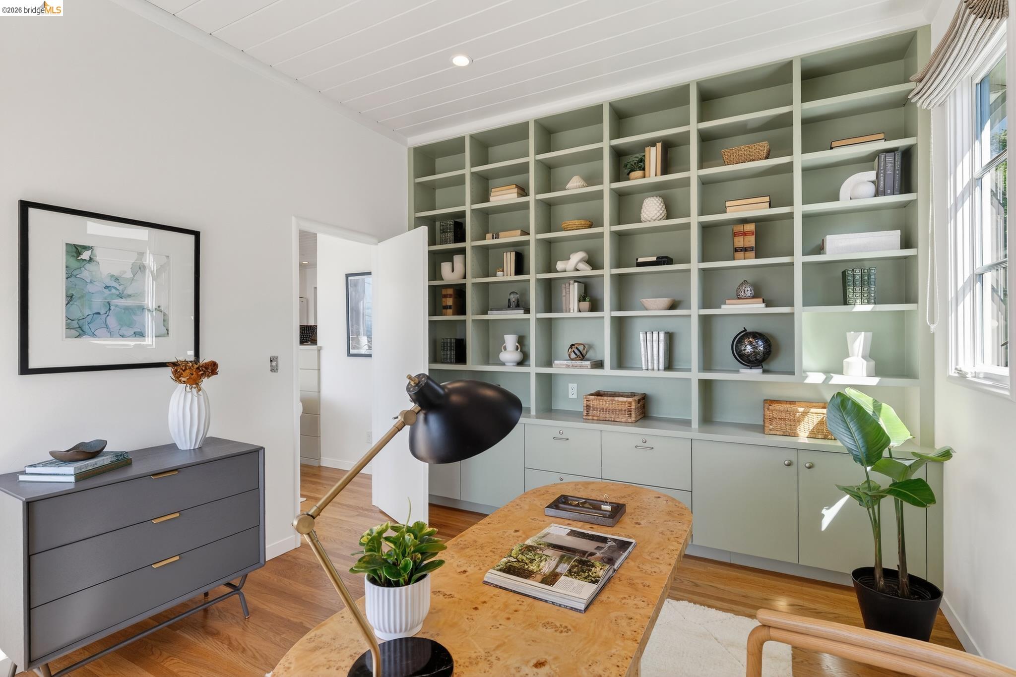 Detail Gallery Image 23 of 54 For 731 Grizzly Peak Blvd, Berkeley,  CA 94708 - 3 Beds | 2 Baths