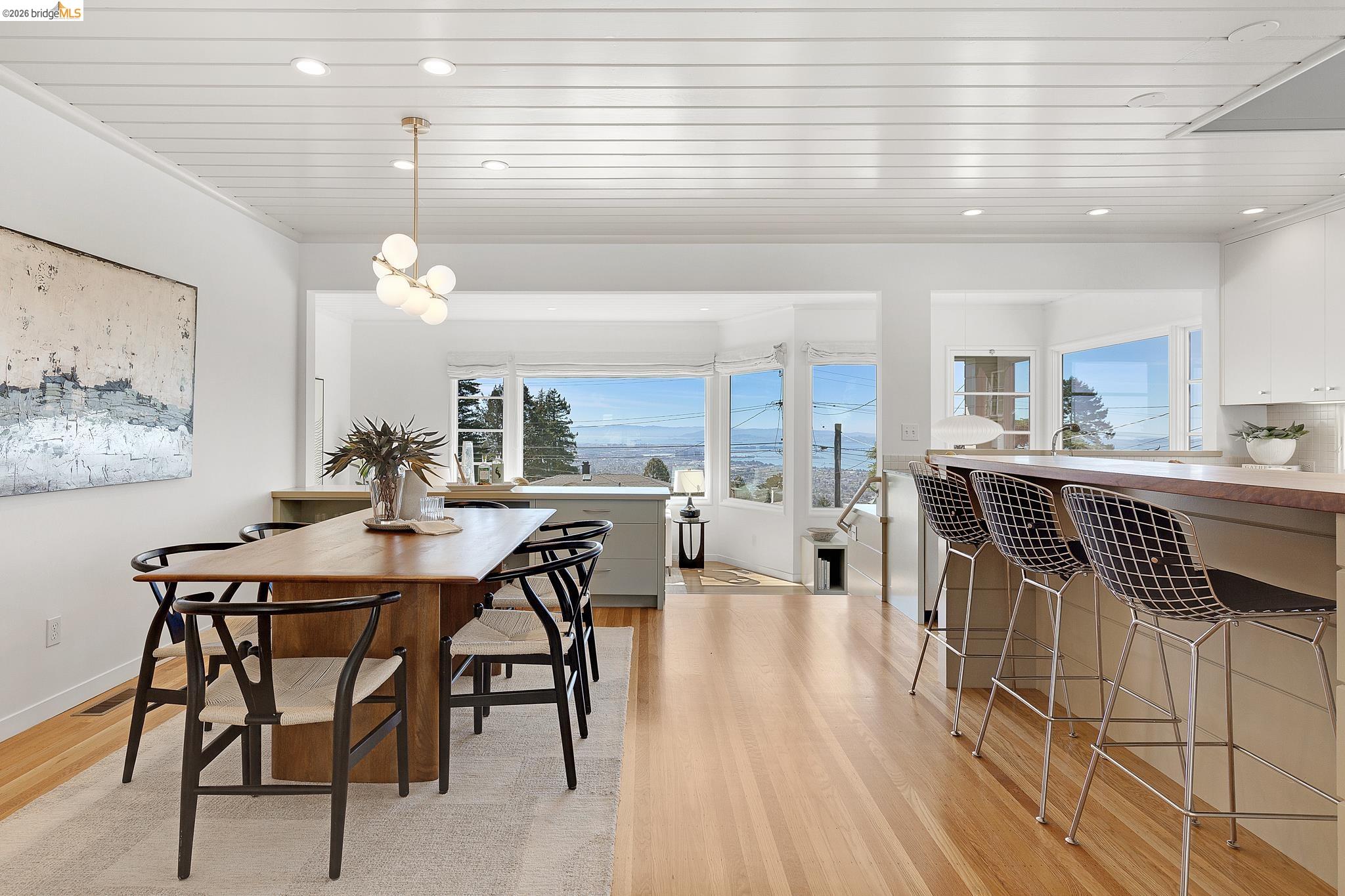 Detail Gallery Image 4 of 54 For 731 Grizzly Peak Blvd, Berkeley,  CA 94708 - 3 Beds | 2 Baths