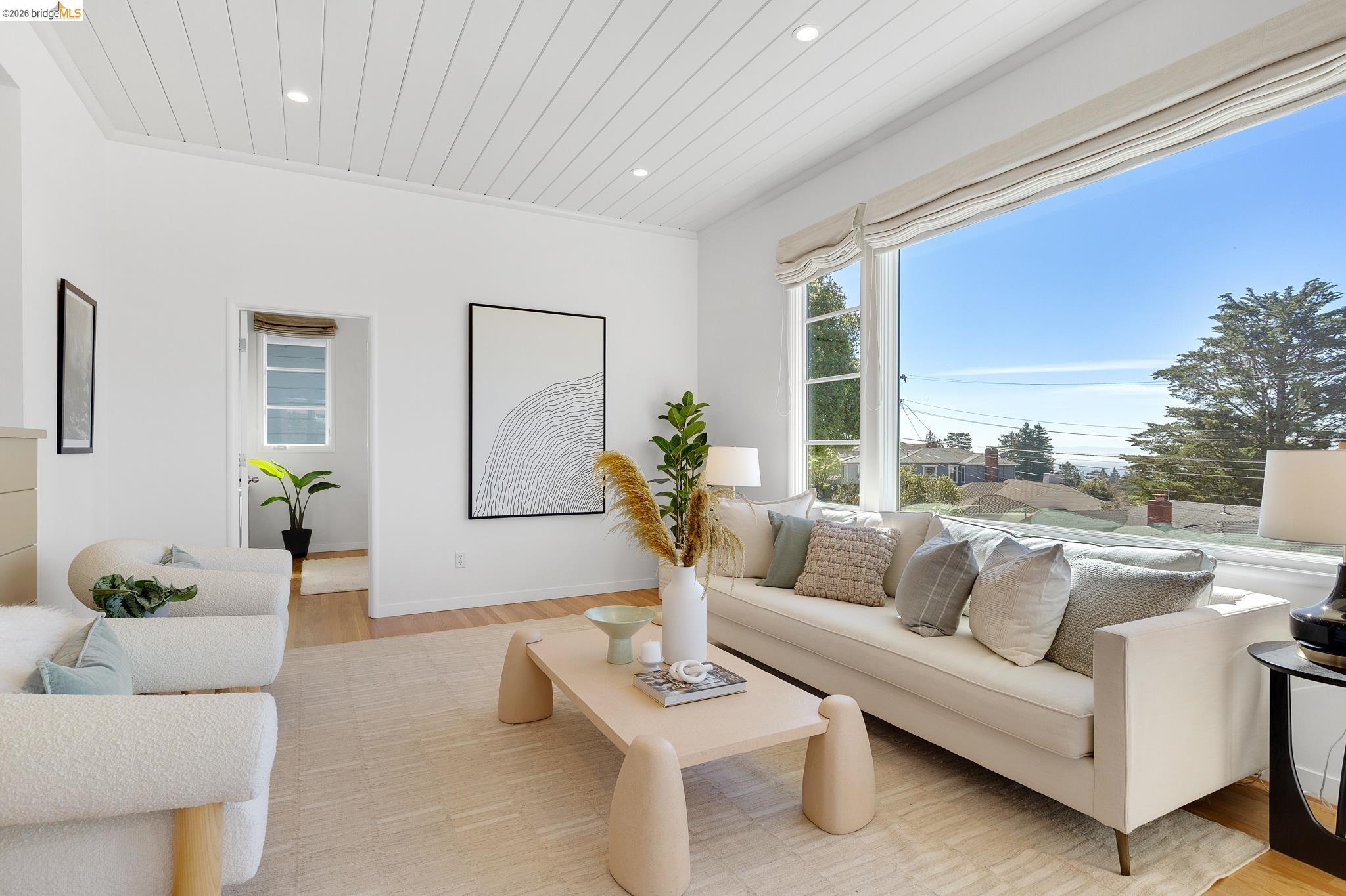 Detail Gallery Image 7 of 54 For 731 Grizzly Peak Blvd, Berkeley,  CA 94708 - 3 Beds | 2 Baths