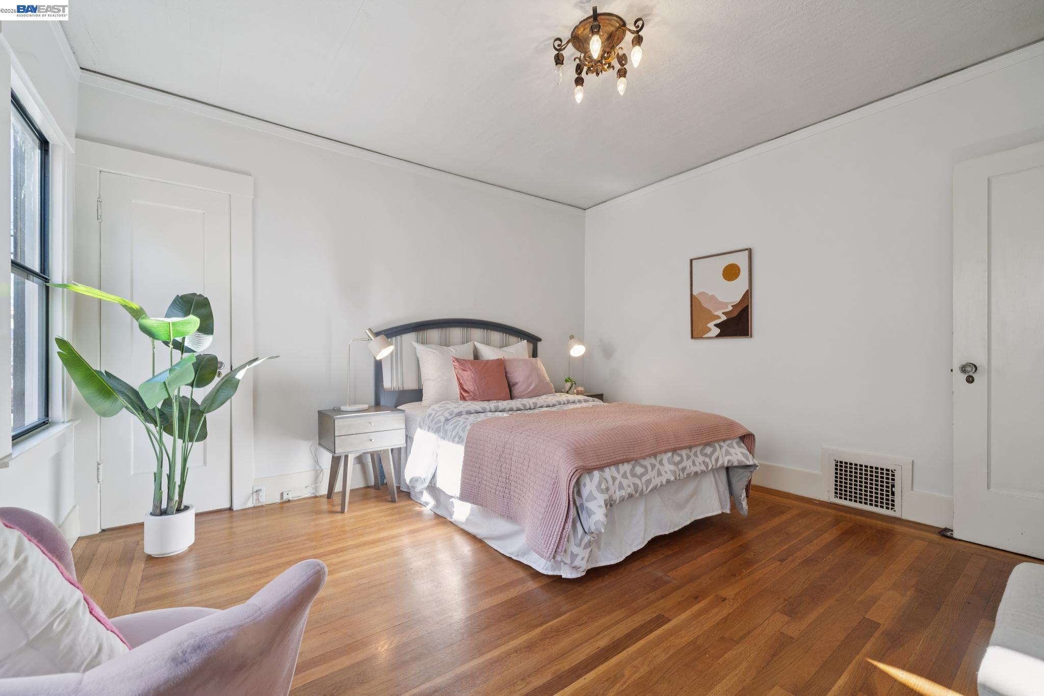 Detail Gallery Image 23 of 32 For 1718 High St, Alameda,  CA 94501 - 3 Beds | 1/1 Baths