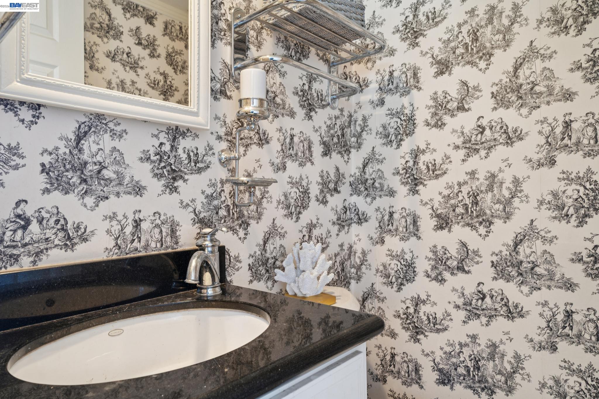 Detail Gallery Image 25 of 32 For 1718 High St, Alameda,  CA 94501 - 3 Beds | 1/1 Baths