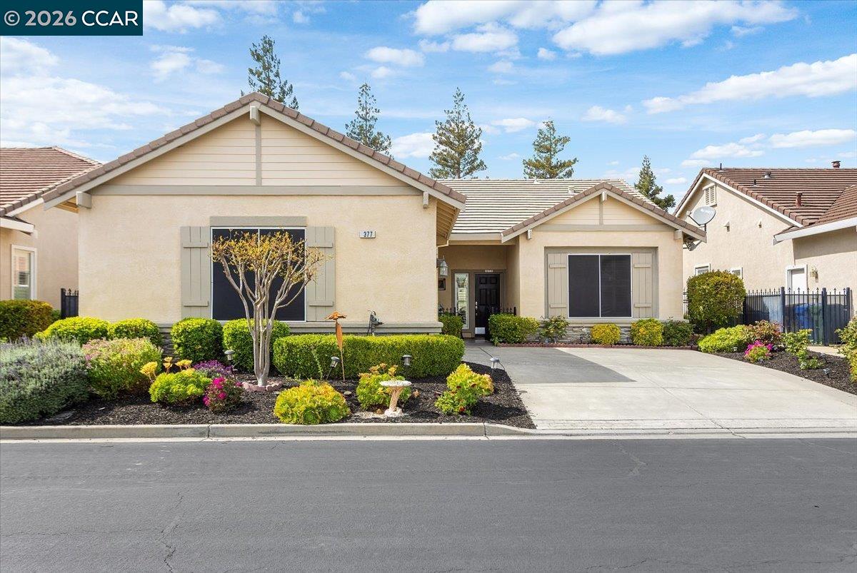 Detail Gallery Image 2 of 49 For 377 St Claire Ter, Brentwood,  CA 94513 - 2 Beds | 2 Baths