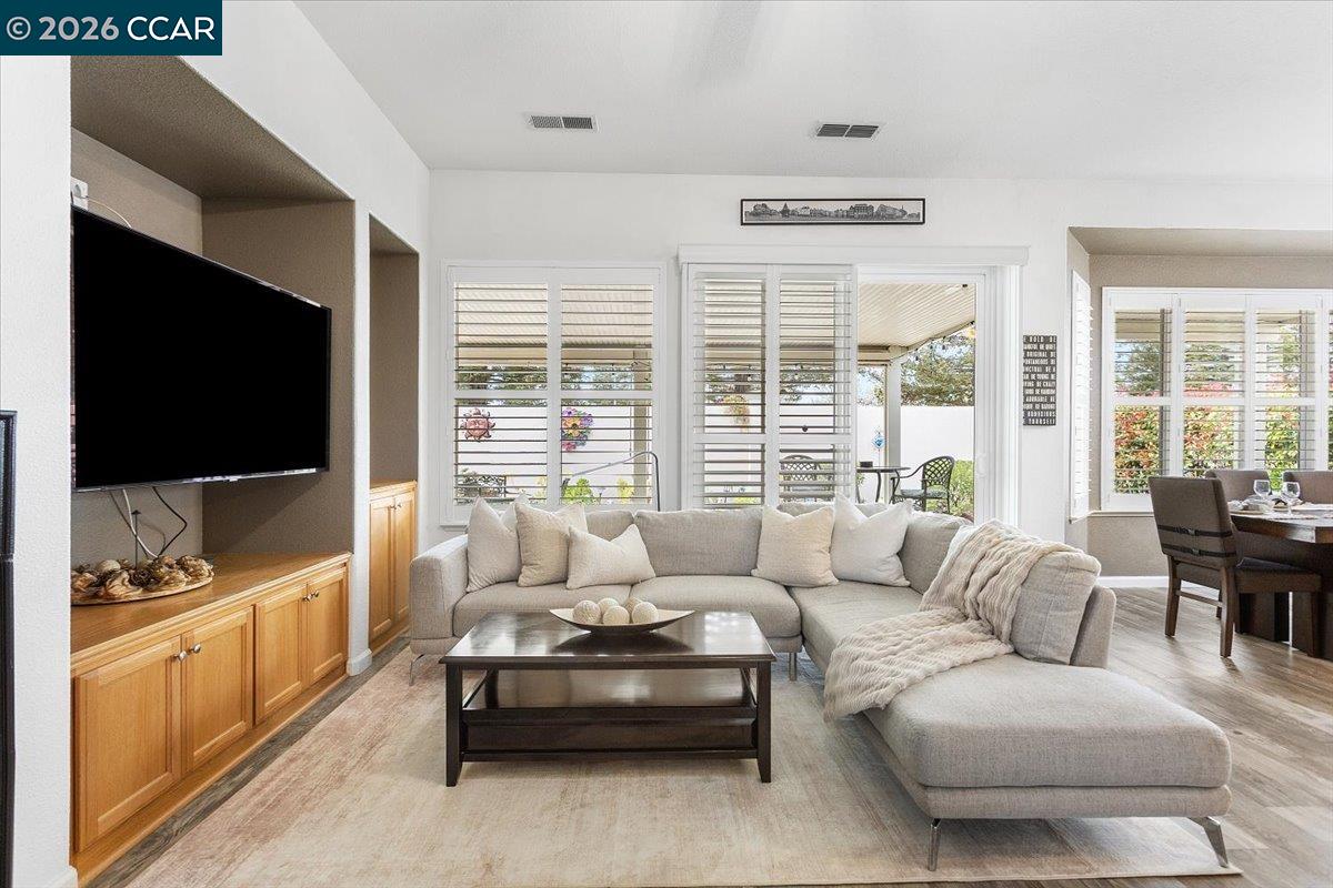 Detail Gallery Image 13 of 49 For 377 St Claire Ter, Brentwood,  CA 94513 - 2 Beds | 2 Baths