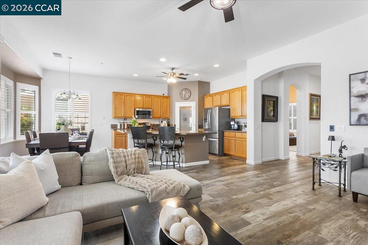 Detail Gallery Image 14 of 49 For 377 St Claire Ter, Brentwood,  CA 94513 - 2 Beds | 2 Baths