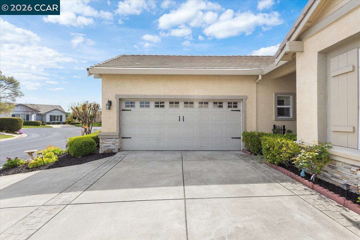 Detail Gallery Image 4 of 49 For 377 St Claire Ter, Brentwood,  CA 94513 - 2 Beds | 2 Baths