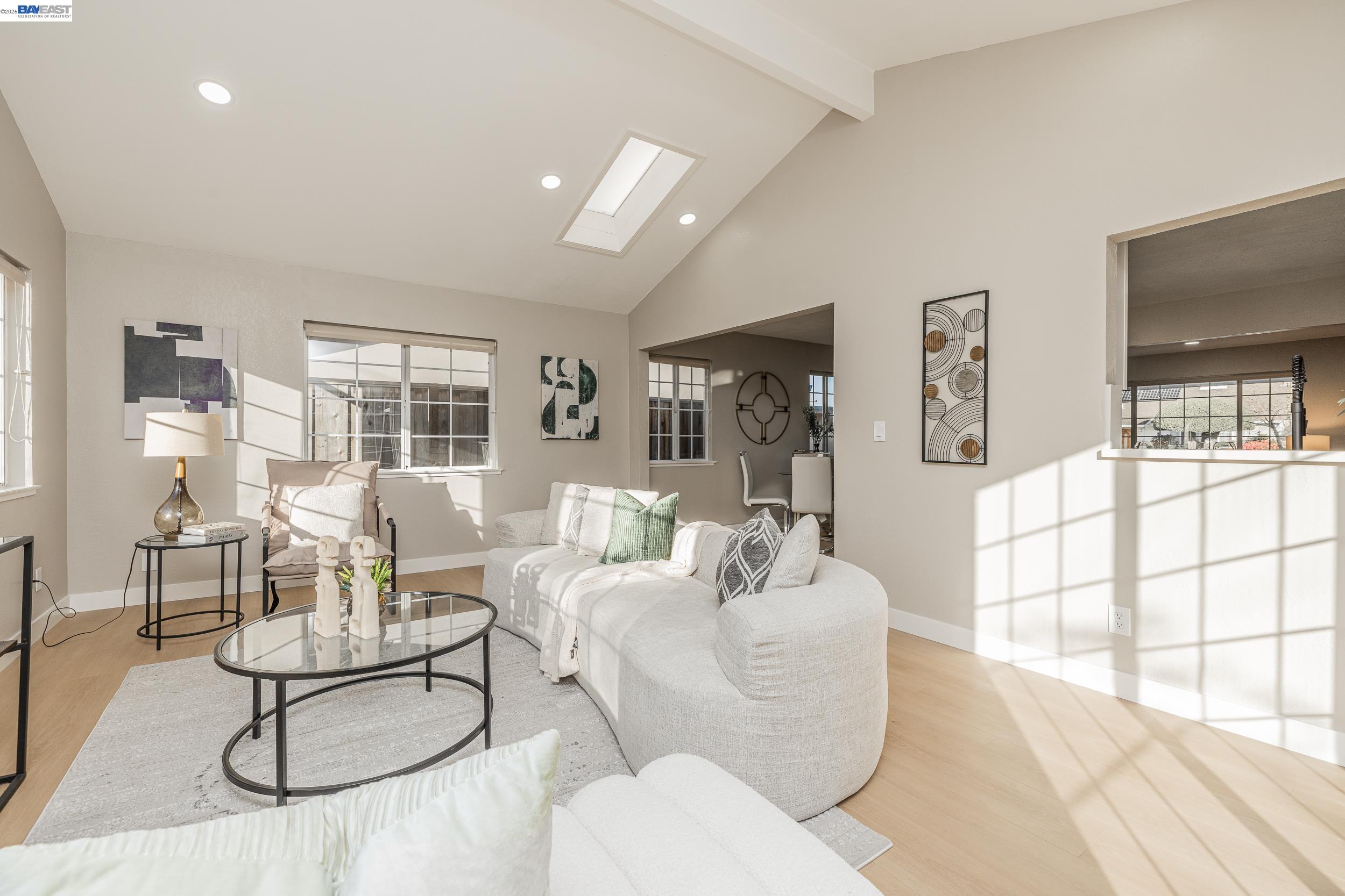 Detail Gallery Image 12 of 40 For 1394 Glacier Dr, Milpitas,  CA 95035 - 5 Beds | 2/1 Baths