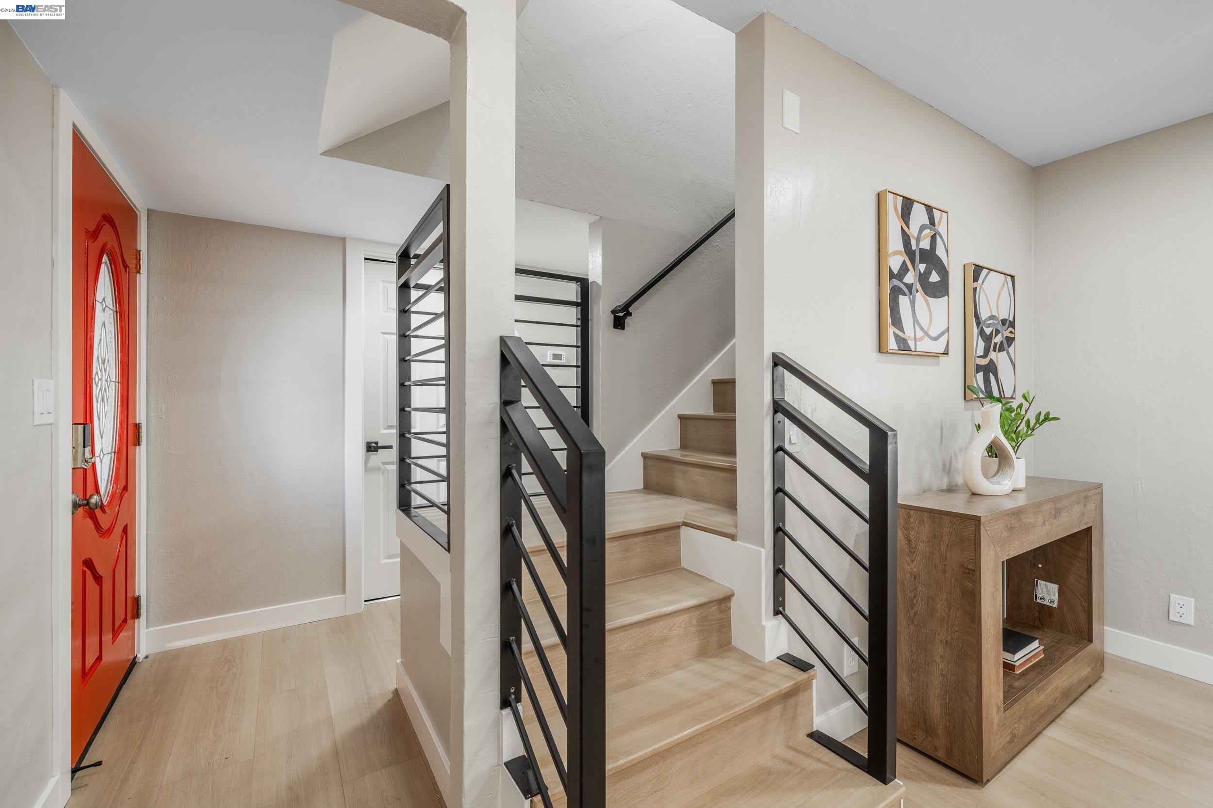 Detail Gallery Image 4 of 40 For 1394 Glacier Dr, Milpitas,  CA 95035 - 5 Beds | 2/1 Baths