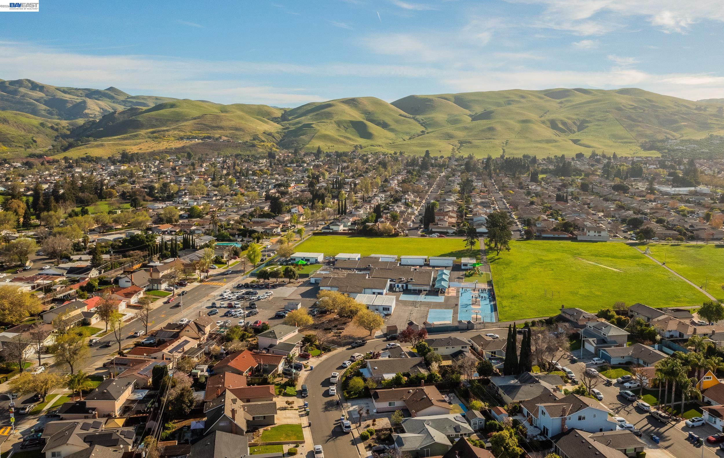 Detail Gallery Image 39 of 40 For 1394 Glacier Dr, Milpitas,  CA 95035 - 5 Beds | 2/1 Baths