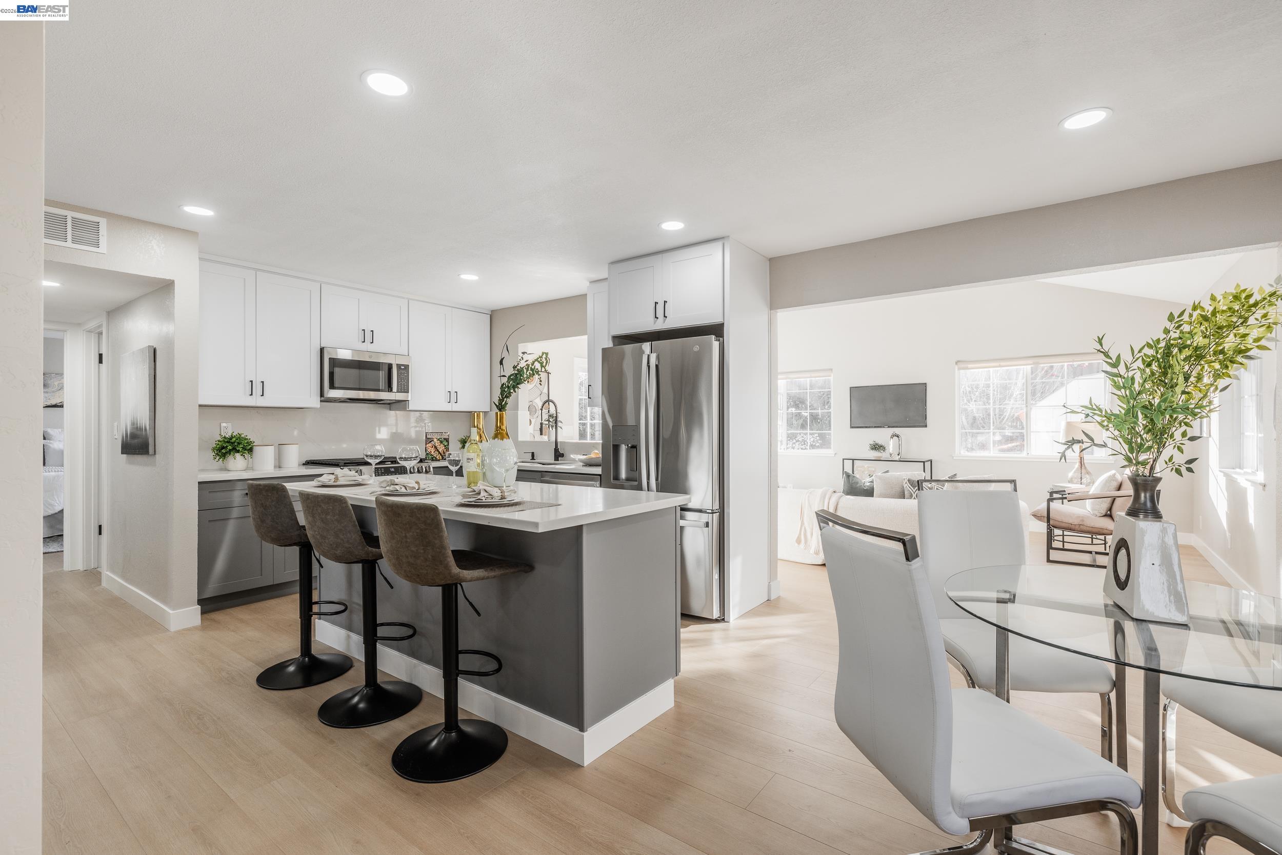 Detail Gallery Image 7 of 40 For 1394 Glacier Dr, Milpitas,  CA 95035 - 5 Beds | 2/1 Baths