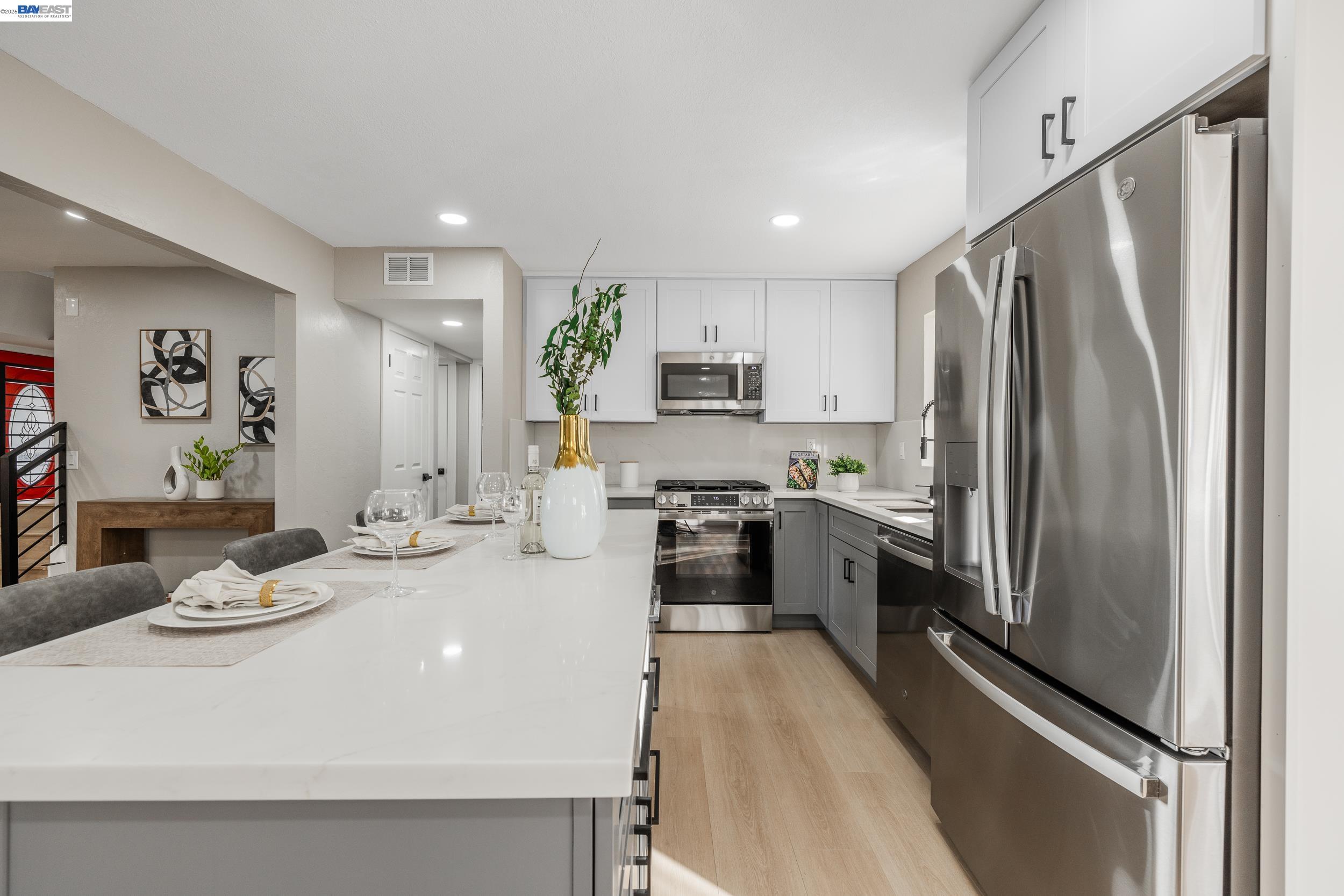 Detail Gallery Image 9 of 40 For 1394 Glacier Dr, Milpitas,  CA 95035 - 5 Beds | 2/1 Baths