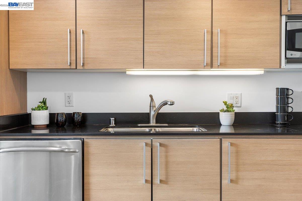 Detail Gallery Image 20 of 27 For 226 2nd St #G2,  Oakland,  CA 94607 - 1 Beds | 1 Baths