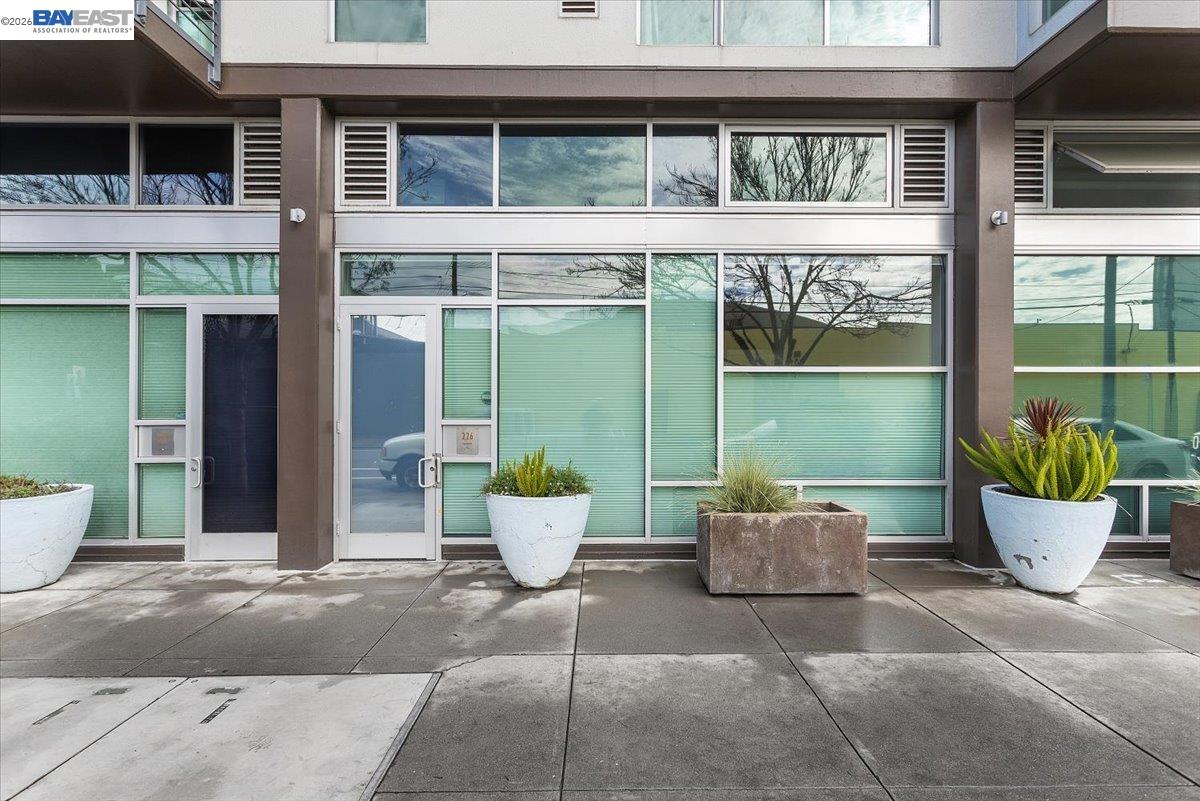 Detail Gallery Image 3 of 27 For 226 2nd St #G2,  Oakland,  CA 94607 - 1 Beds | 1 Baths