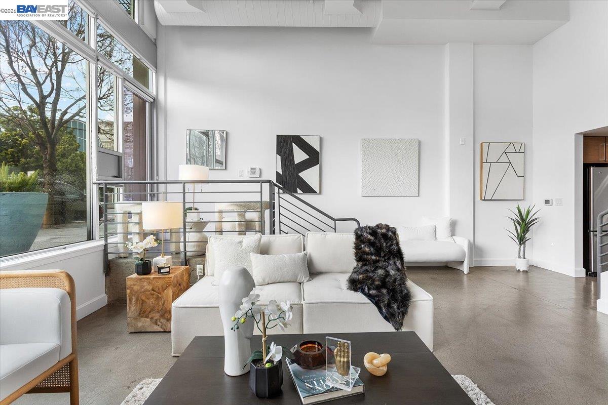 Detail Gallery Image 4 of 27 For 226 2nd St #G2,  Oakland,  CA 94607 - 1 Beds | 1 Baths