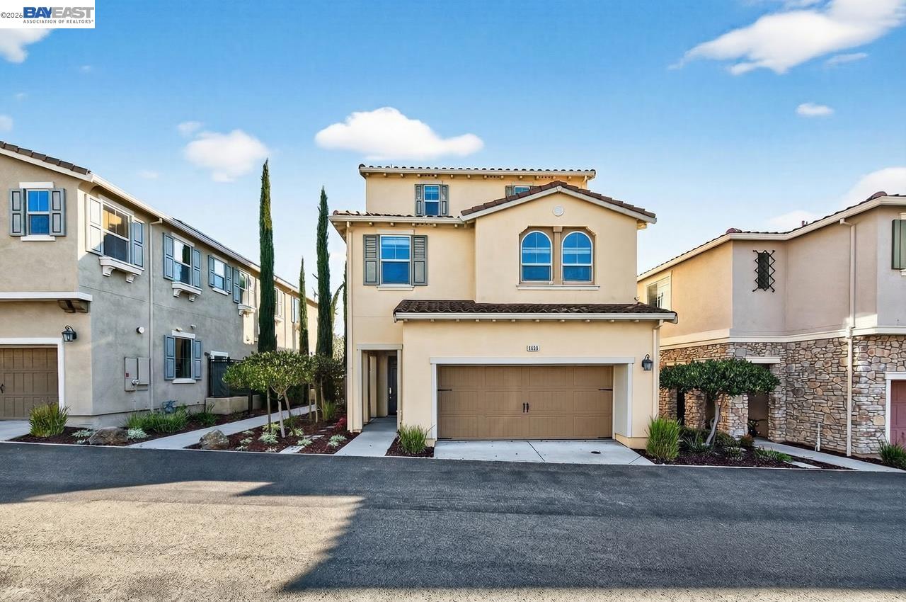 Detail Gallery Image 2 of 39 For 4433 Cherico Ln, Dublin,  CA 94568 - 4 Beds | 3/2 Baths