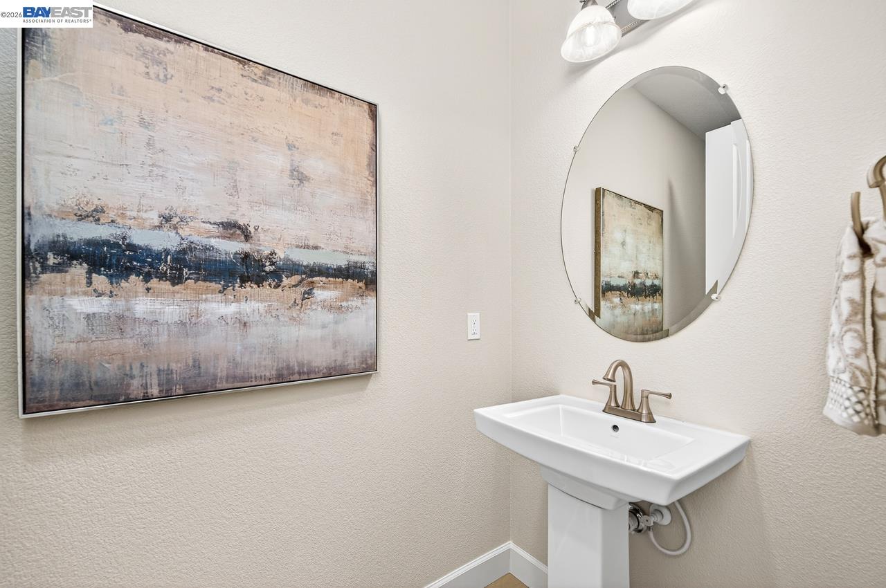 Detail Gallery Image 13 of 39 For 4433 Cherico Ln, Dublin,  CA 94568 - 4 Beds | 3/2 Baths