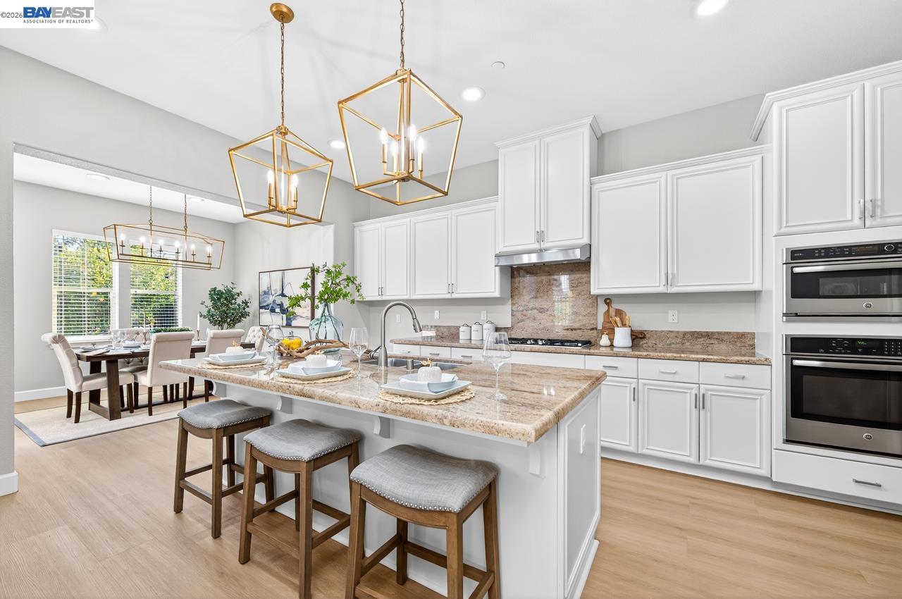 Detail Gallery Image 4 of 39 For 4433 Cherico Ln, Dublin,  CA 94568 - 4 Beds | 3/2 Baths