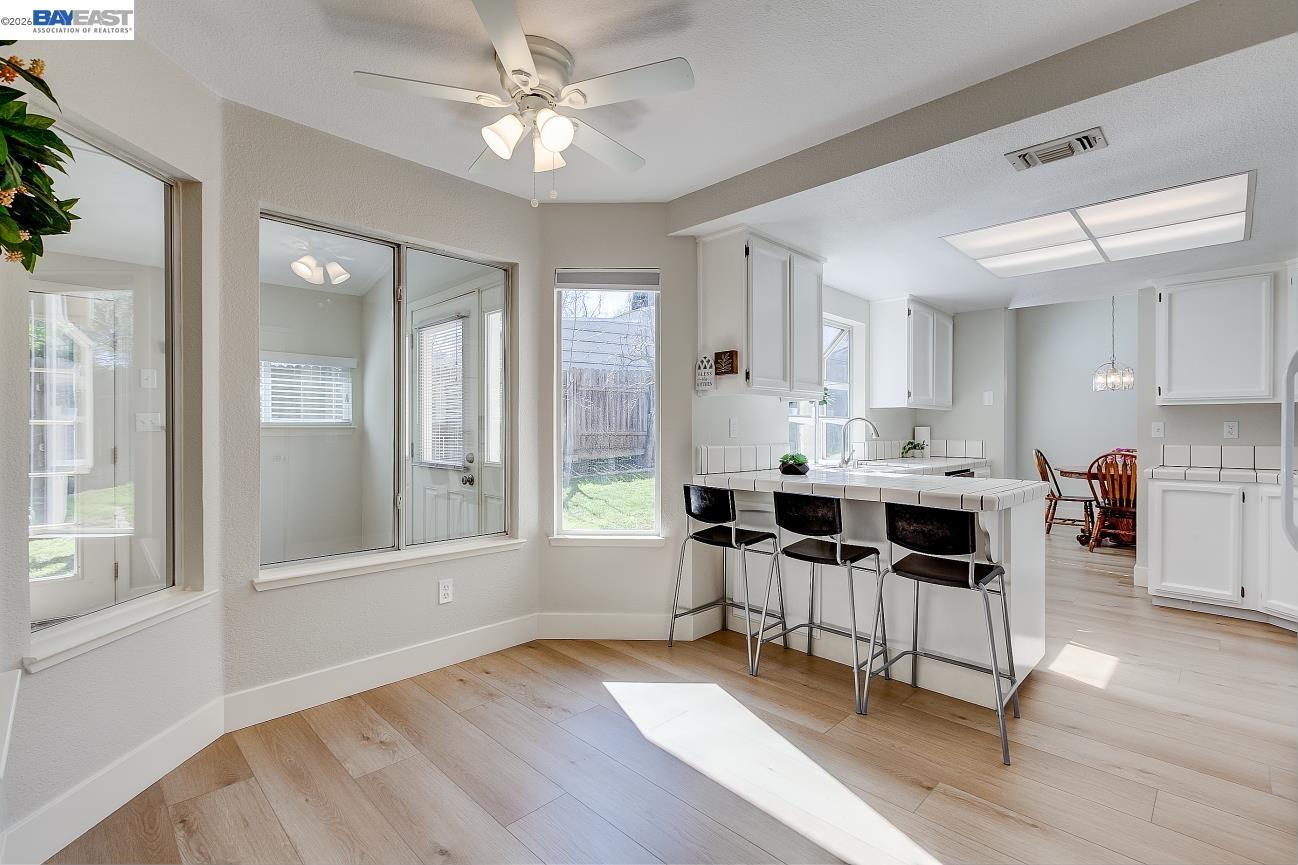 Detail Gallery Image 18 of 49 For 8524 Oak Harbour Ct, Fair Oaks,  CA 95628 - 5 Beds | 4 Baths