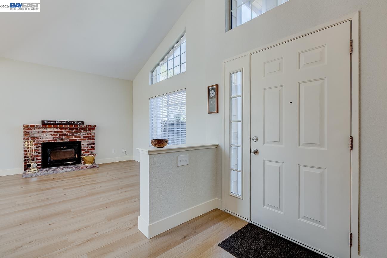 Detail Gallery Image 3 of 49 For 8524 Oak Harbour Ct, Fair Oaks,  CA 95628 - 5 Beds | 4 Baths