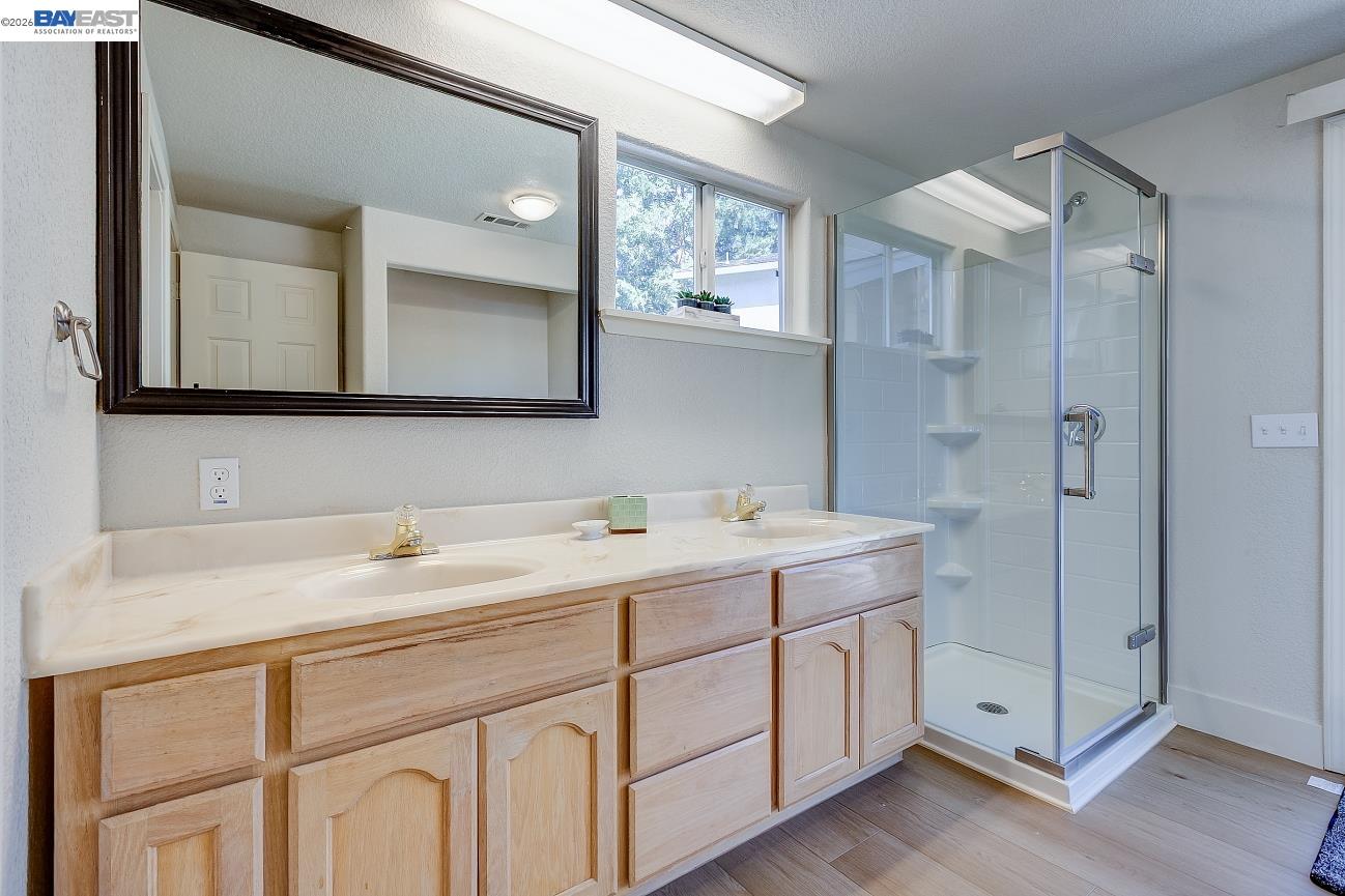 Detail Gallery Image 28 of 49 For 8524 Oak Harbour Ct, Fair Oaks,  CA 95628 - 5 Beds | 4 Baths